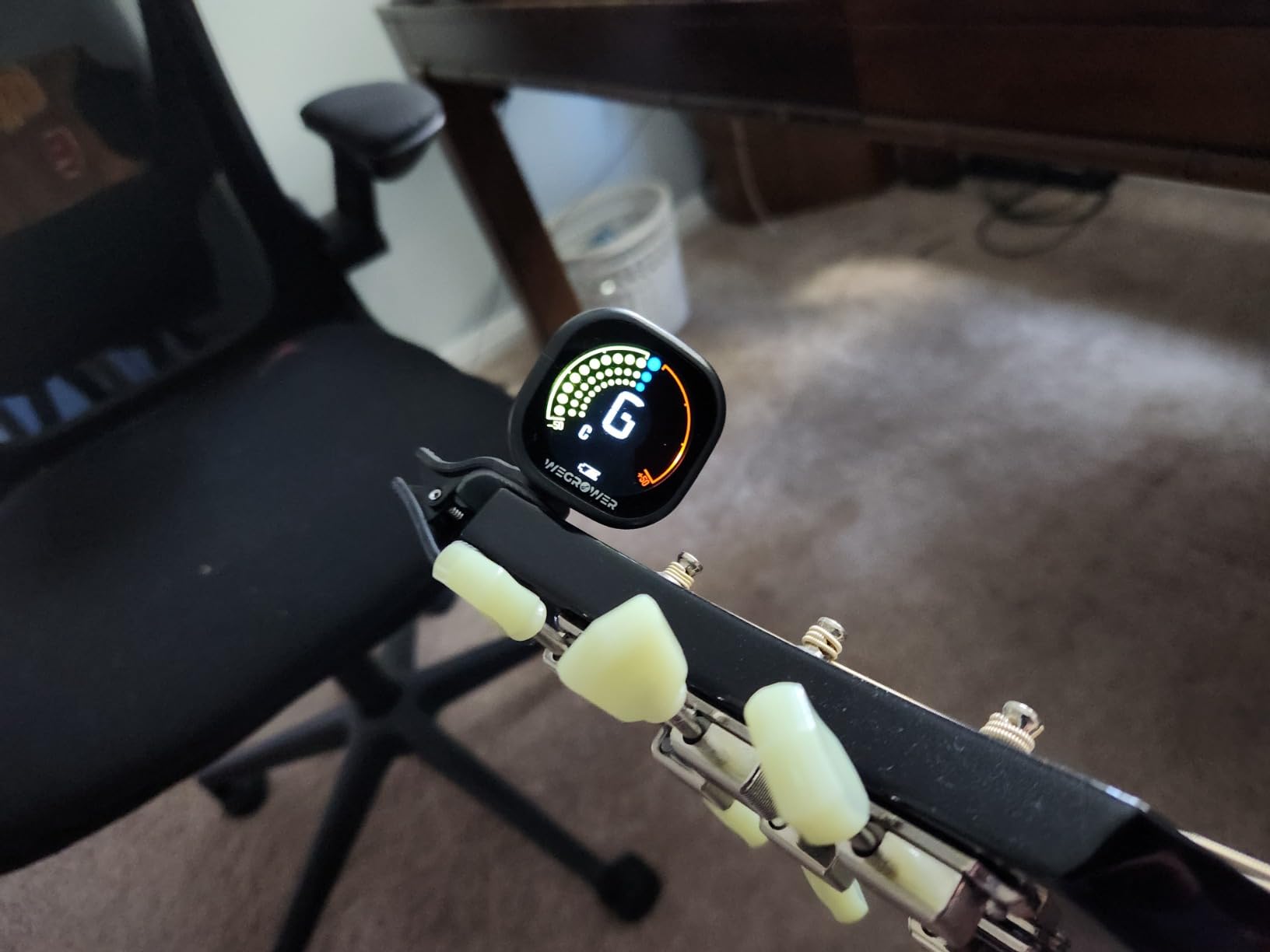Wegrower Guitar Tuner Rechargeable, Clip On Tuner with LCD Color Display with Guitar, Ukulele, Violin and Chromatic Tuning Modes, Tuners for Musical Instruments customer photo 2