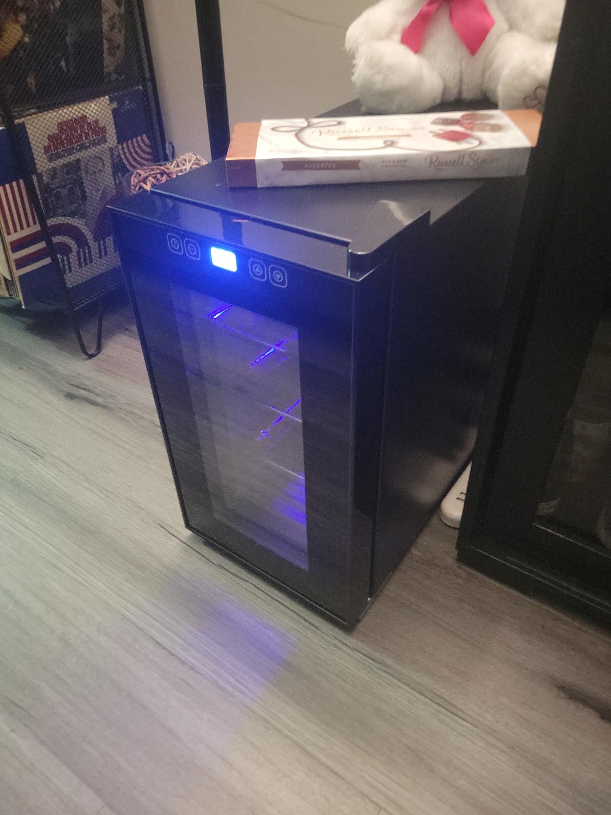 BLACK+DECKER 8-Bottle Thermoelectric Wine Cellar, BD60026, Black customer photo 2