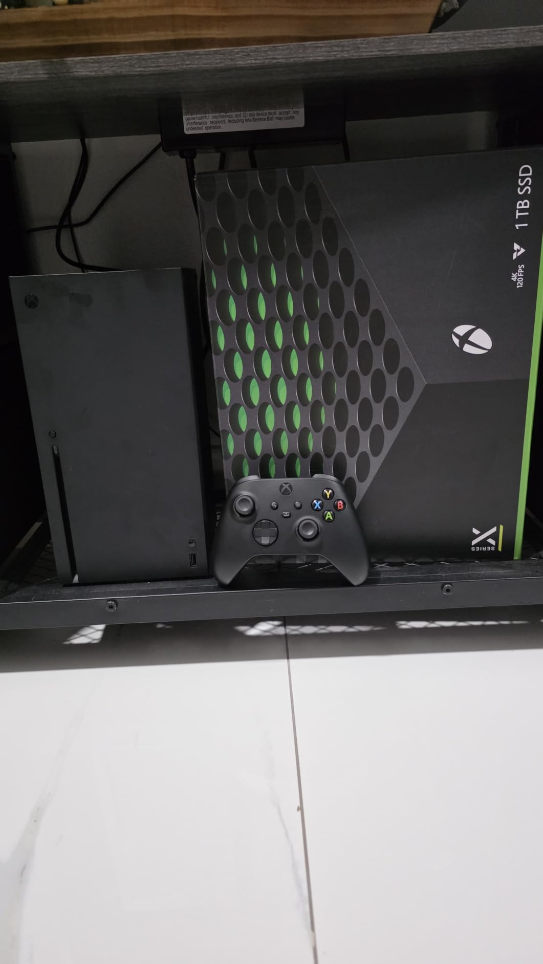 Xbox Series X - Gaming Console - 1TB SSD - Includes Wireless Controller - 4K Gaming - 120FPS - Carbon Black customer photo 1