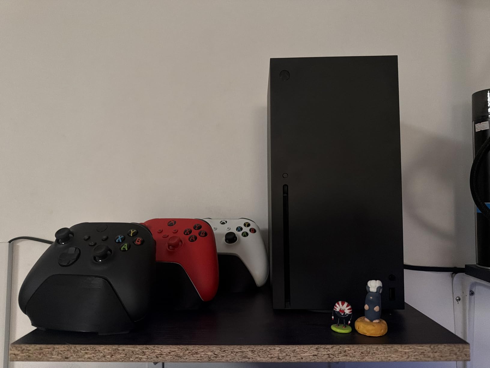 Xbox Series X - Gaming Console - 1TB SSD - Includes Wireless Controller - 4K Gaming - 120FPS - Carbon Black customer photo 2