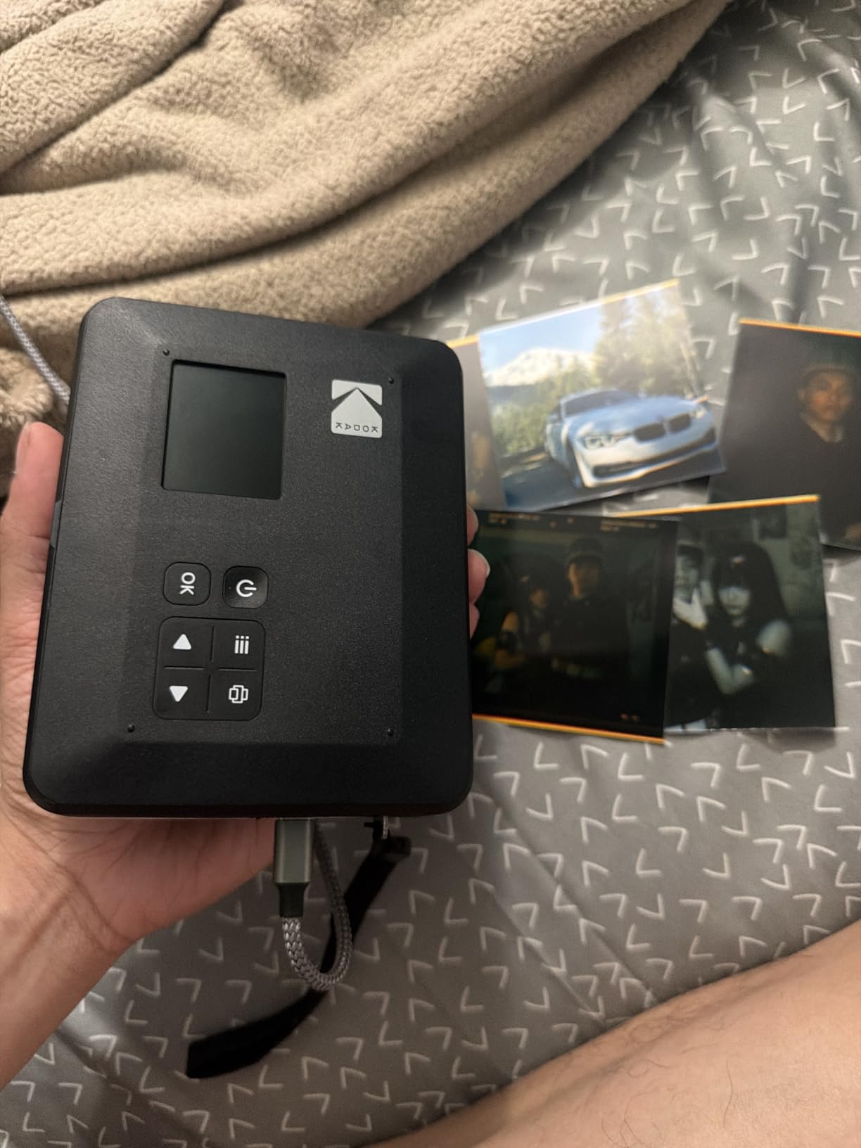 KODAK Mini Shot 3 Retro 3x3 Instant Camera, Photo Printer, 38 Sheet, White customer photo 2