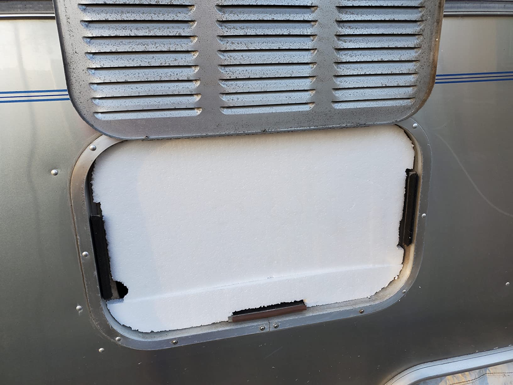 Dometic DMC Series 10 cu. ft. 12V DC Power Compressor Refrigerator, Right Hinge, Stainless Steel customer photo 2