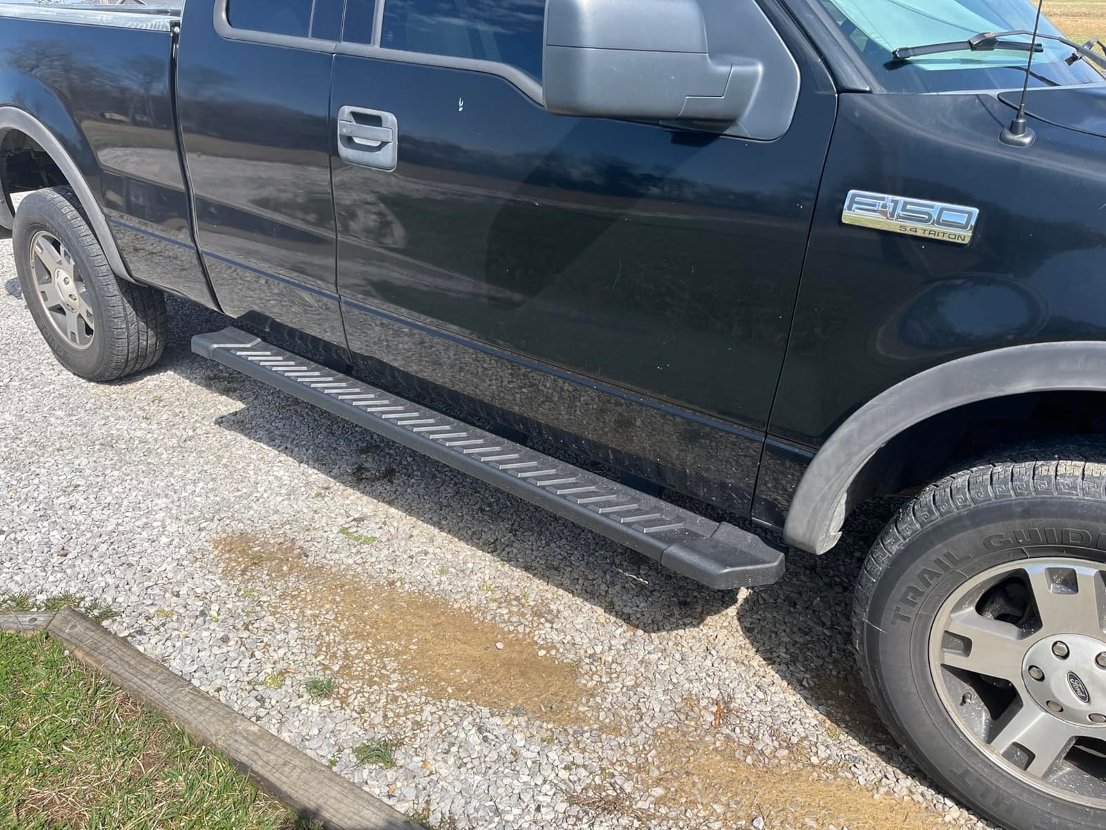 COMNOVA Pair Running Board Nerf Bar Compatible with 15-26 Ford F150 Superduty Crew Cab（4 Full Size Doors） Rocker Slider Side Steps,Width 6 Inches V Style.with OE Style Brackets customer photo 1