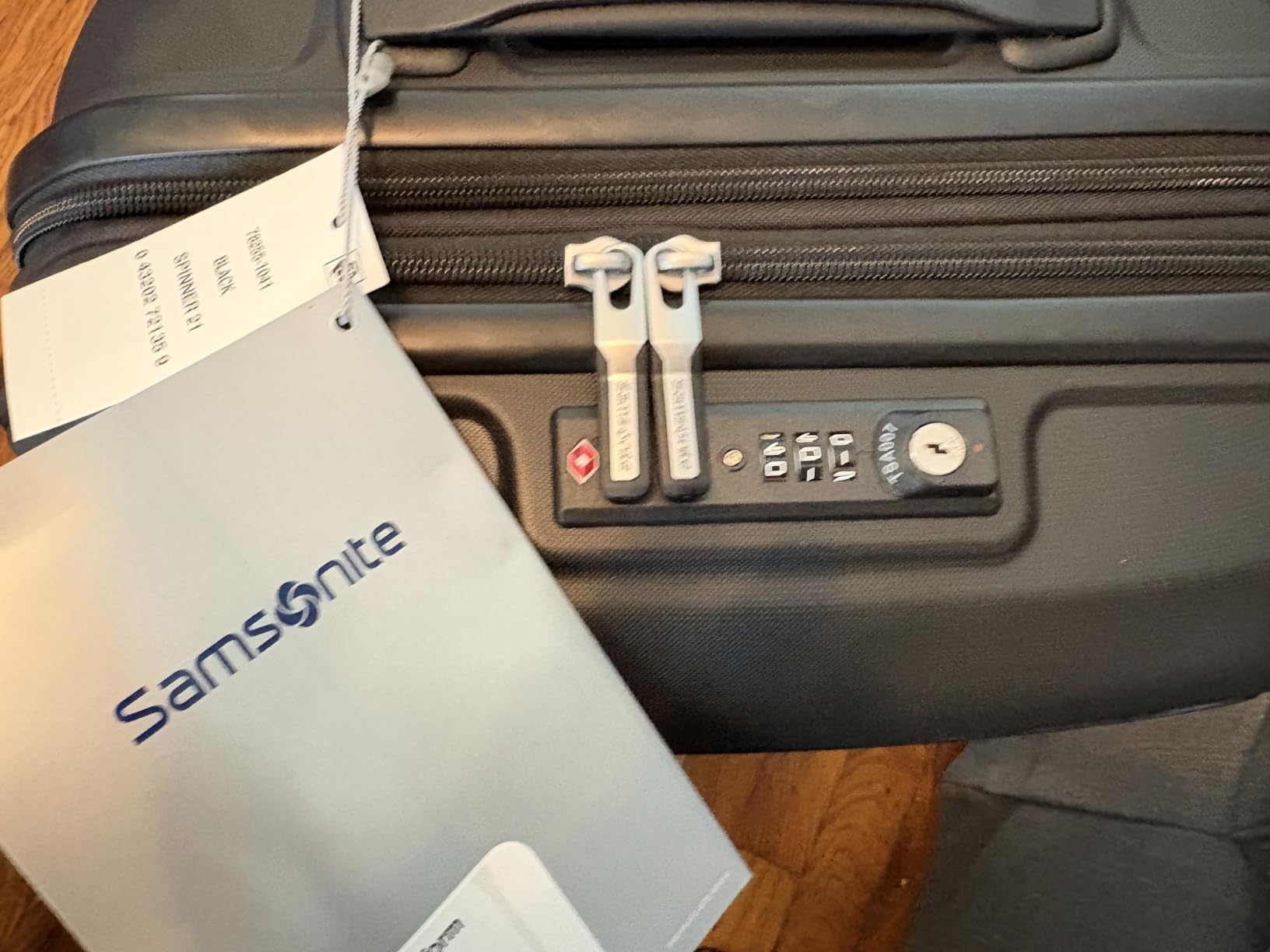 Samsonite Freeform 2-Piece Luggage Set - Carry-On & Large Checked Luggage with Dual Spinner Wheels - Durable Polypropylene Hardshell - TSA Lock, Airline-Approved - Expandable Hard Shell - Navy customer photo 1