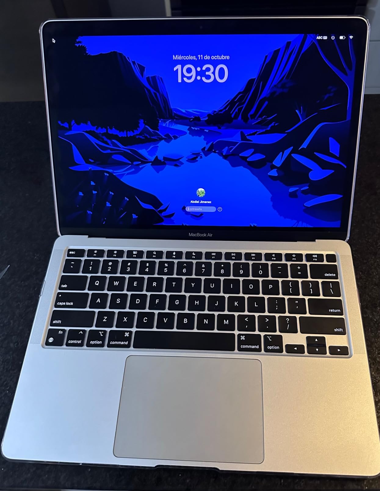 2020 Apple MacBook Air Laptop: Apple M1 Chip, 13” Retina Display, 8GB RAM, 256GB SSD Storage, Backlit Keyboard, FaceTime HD Camera, Touch ID. Works with iPhone/iPad; Space Gray customer photo 1