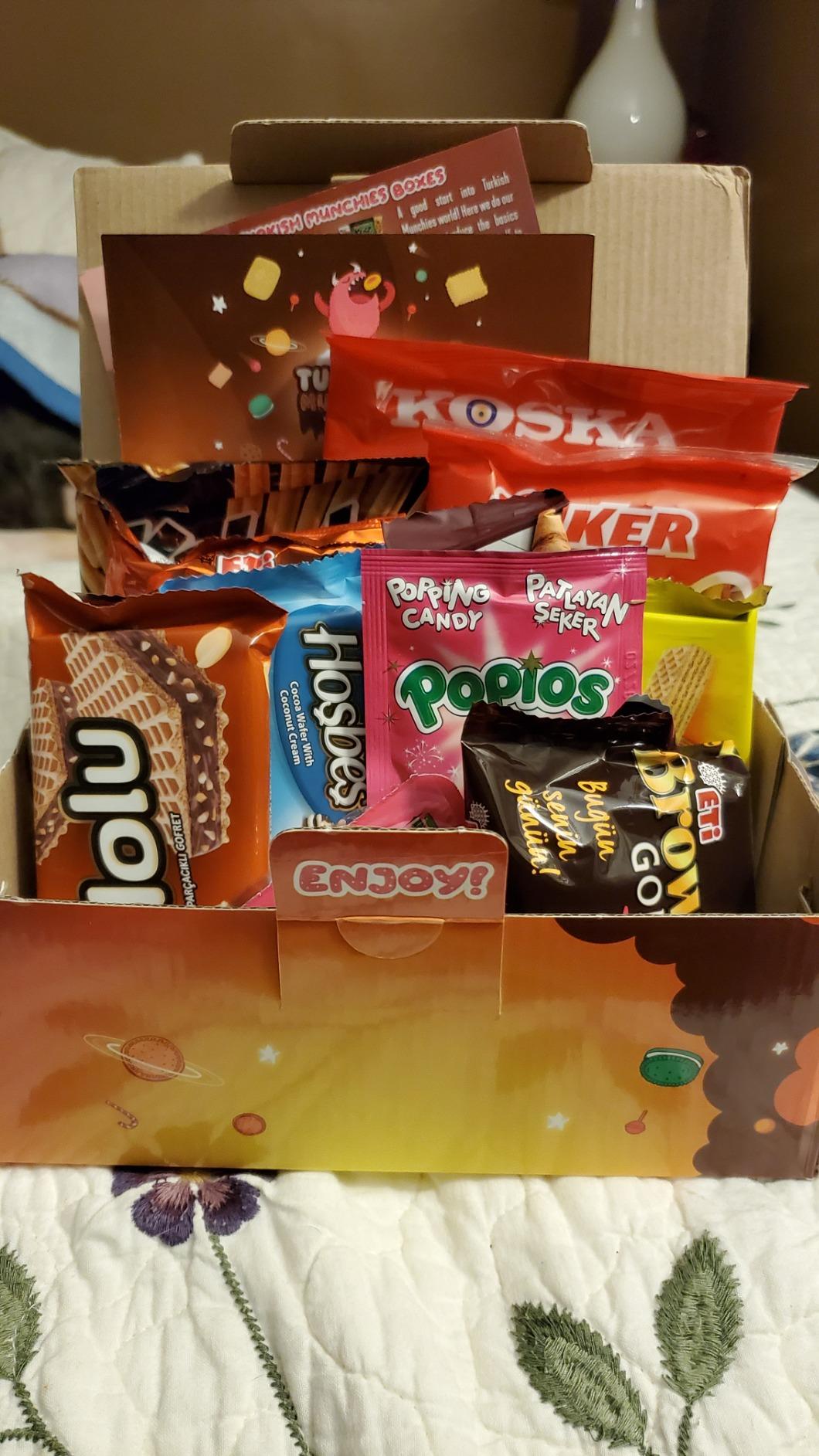 International Snack Box, Unique Experience with Universal Exotic Candies and Treats from around the World, Gift-Ready Foreign Foods in Packages Inspired by European, Japanese and Korean Cultures customer photo 2