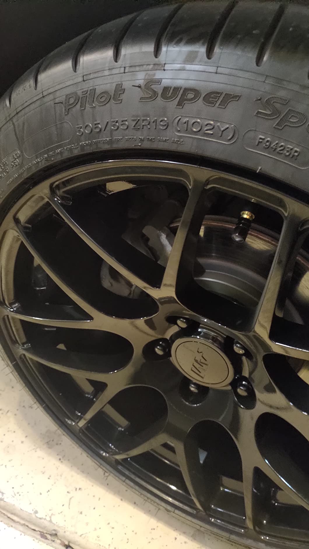 Michelin Pilot Super Sport ZP RFT P285/30ZR19 (94Y) customer photo 2