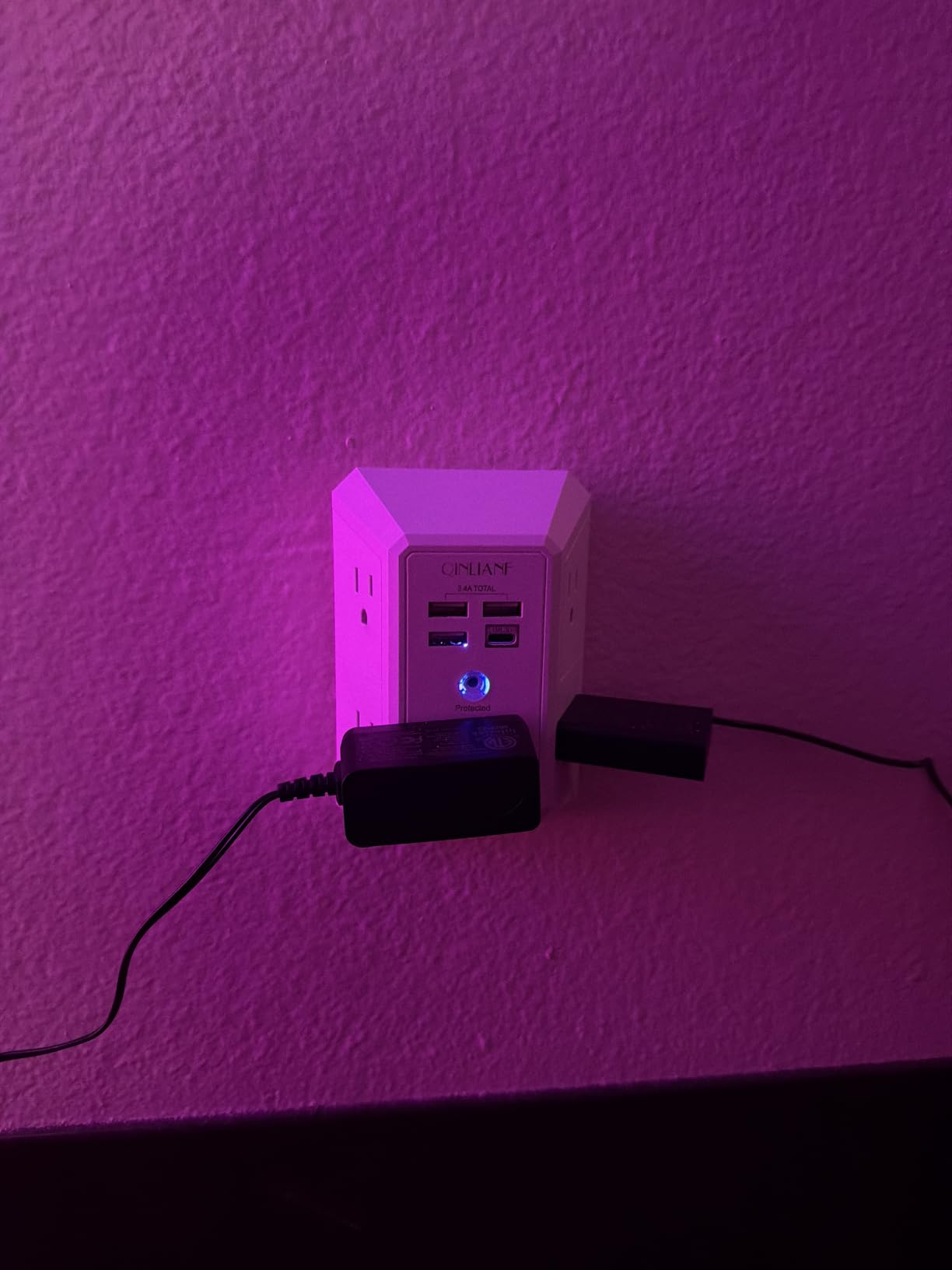 Wall Charger, Surge Protector, QINLIANF 5 Outlet Extender with 4 USB Ports customer photo 1