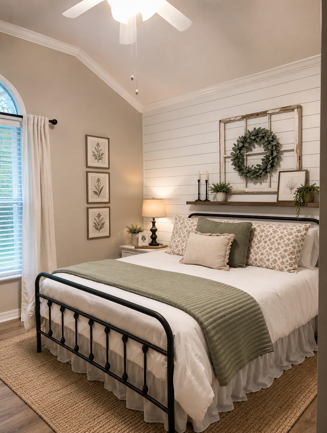 Yaheetech Queen Metal Platform Bed Frame, Victorian Headboard & Footboard customer photo 2
