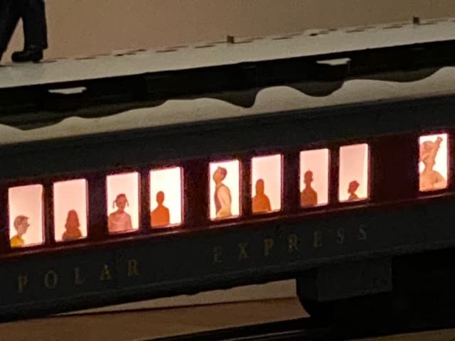 Lionel The Polar Express Electric O Gauge Bluetooth 5.0 Train Set customer photo 1