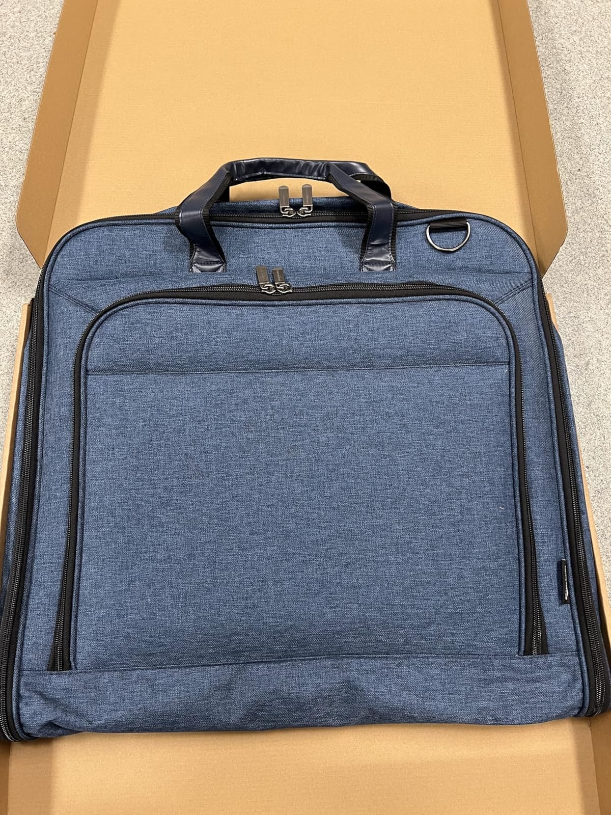 Amazon Basics Carry-On Garment Bag for Travel and Business Trips with Detachable Shoulder Strap, Hanging Suit Luggage, Wrinkle Free Cover for Suits Dresses Coats, Foldable with Shoe Compartment, Gray customer photo 2