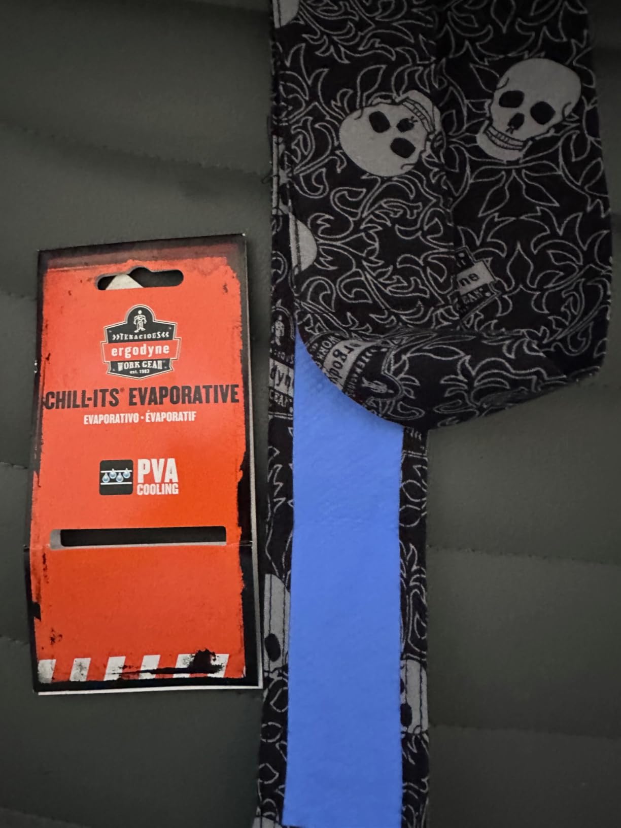 Ergodyne Chill Its 6700CT Cooling Bandana, Lined with Evaporative PVA Material for Fast Cooling Relief, Tie for Adjustable Fit, 2-Pack Black customer photo 1