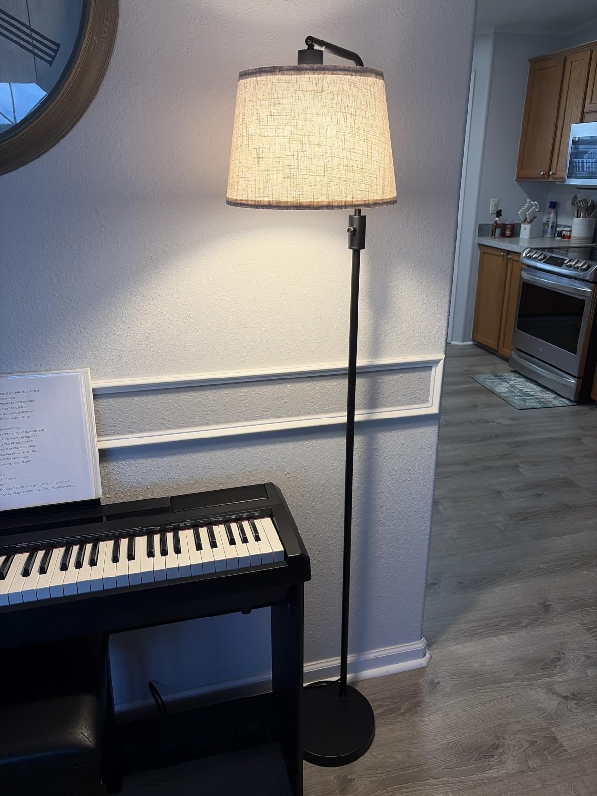 Nintiue 【Upgraded】 Dimmable Floor Lamp, 1000 Lumens LED Bulb Included, Arc Floor Lamps for Living Room Modern Standing Lamp with Linen Shade, Tall Lamp for Bedroom Office Reading Dining Room- Black customer photo 1