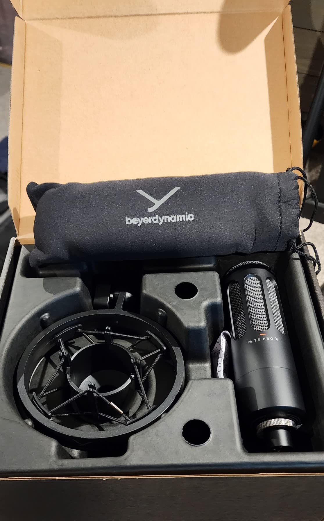 beyerdynamic M 70 Pro X Dynamic Broadcast Microphone, Streaming & Podcast customer photo 2