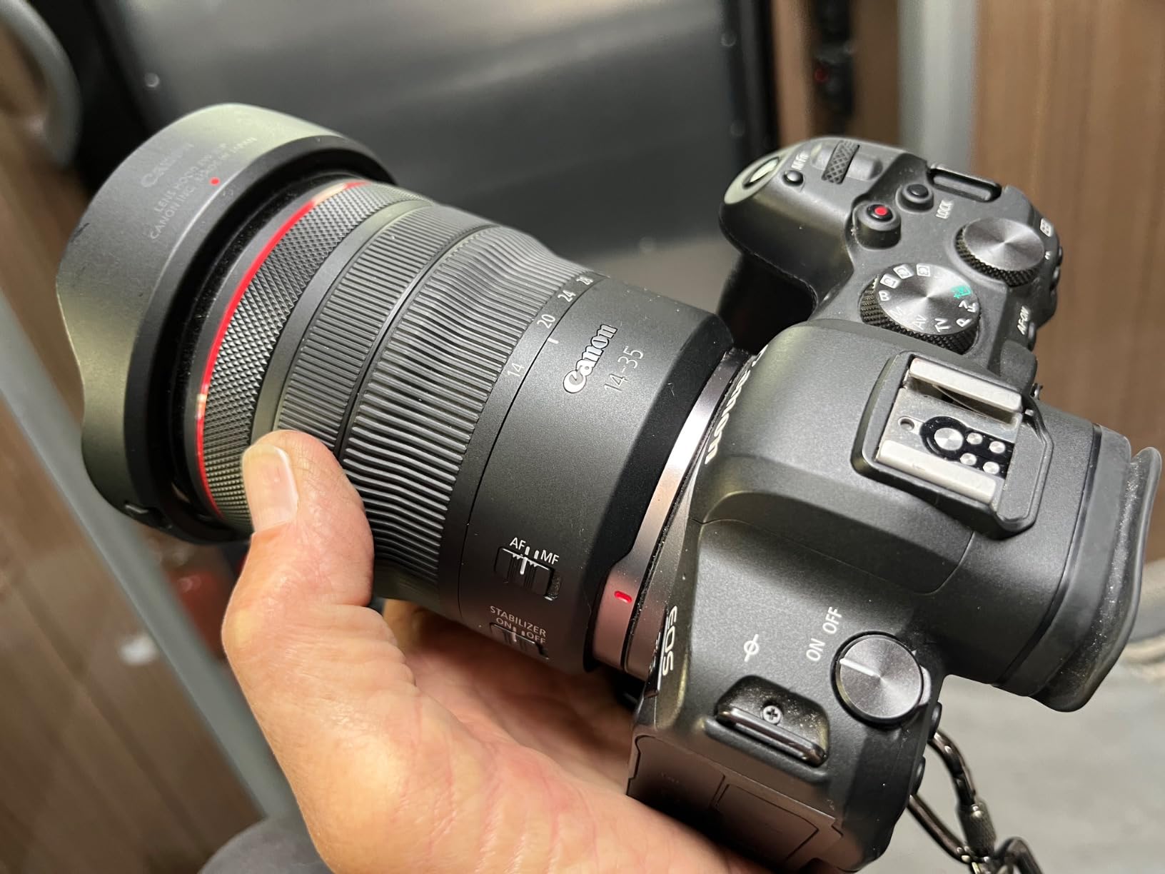 Canon RF14-35mm F4 L is USM Lens, Wide-Angle Zoom Lens, Compatible with EOS R Series Mirrorless Cameras, Black customer photo 1