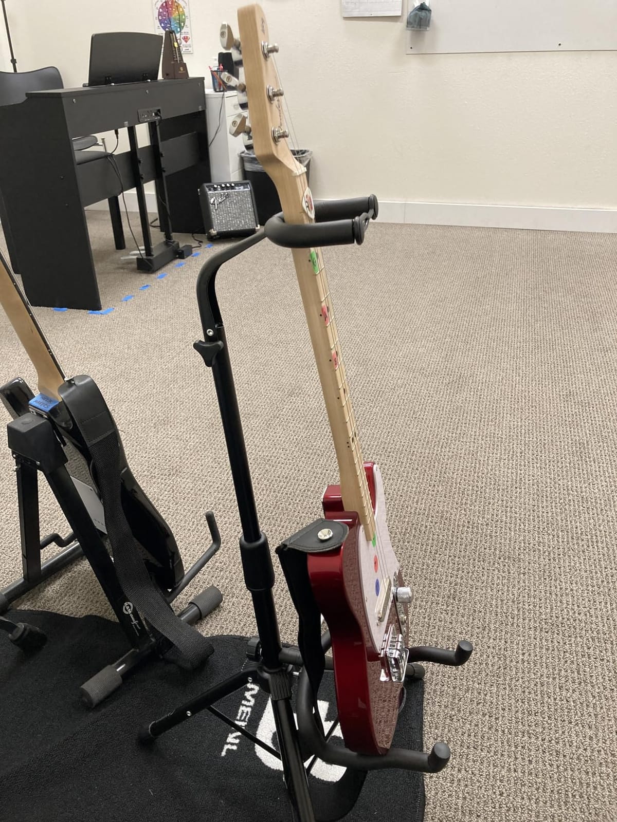 CAHAYA Guitar Stand Floor Folding Universal Adjustable Guitar Tripod Holder customer photo 2