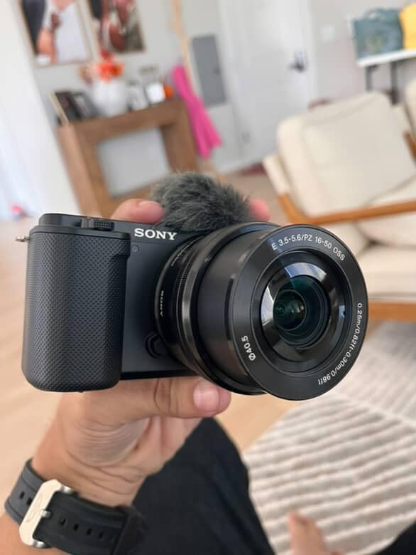 Sony Alpha ZV-E10 - APS-C Interchangeable Lens Mirrorless Vlog Camera Kit - Black customer photo 1