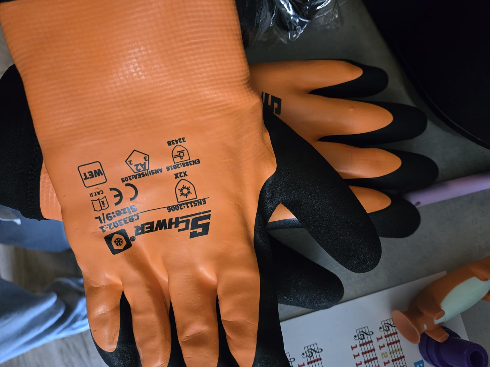 Schwer 2 Pairs 100% Waterproof Winter Work Gloves Latex Coated, CR3302-1, L customer photo 1