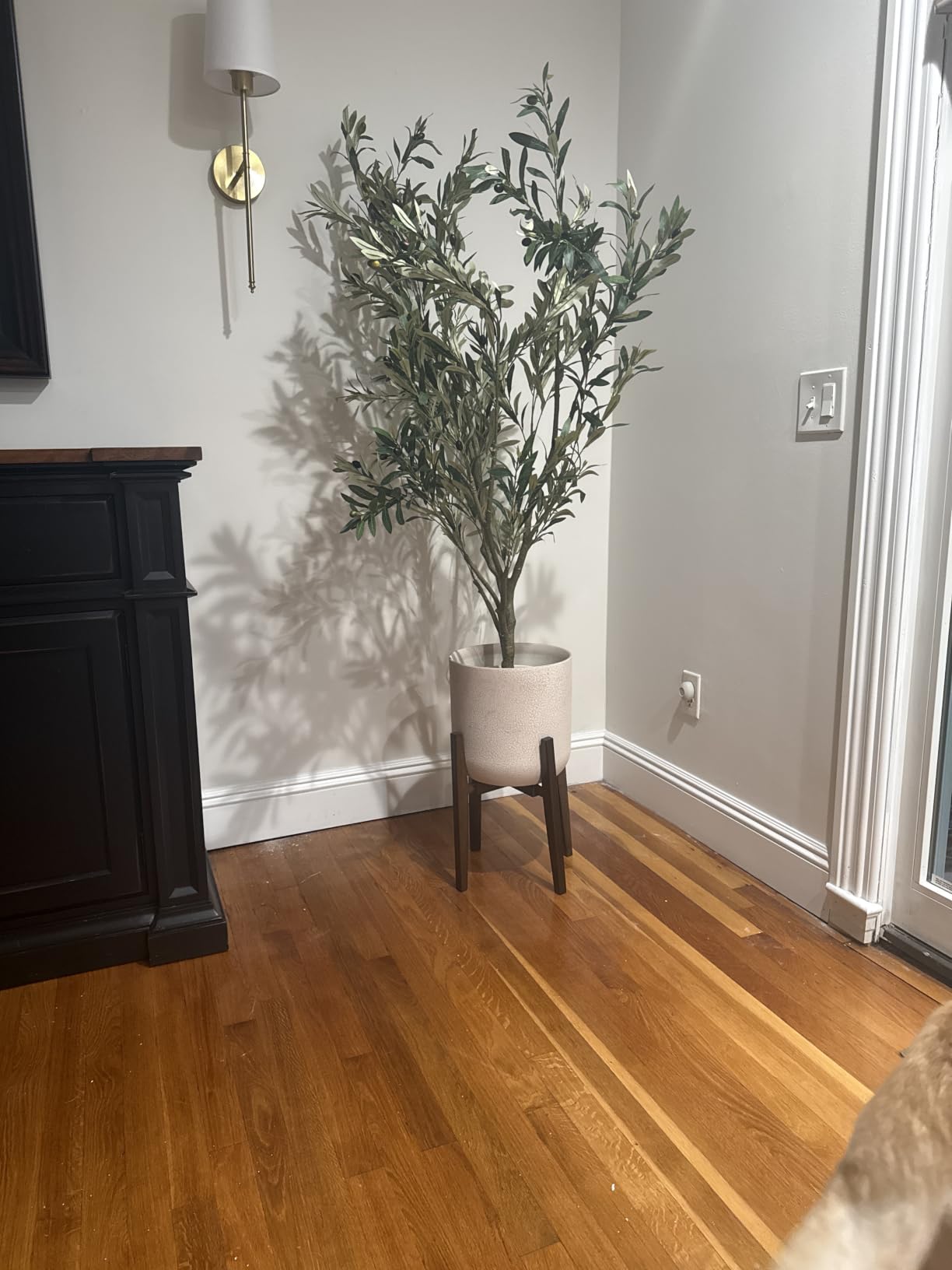 OERGKE 2 PACK Adjustable Plant Stand Indoor, Bamboo Mid Century Modern Plants Stands, Corner Flower Holder for Living Room, Fits 8 to 12 Inches Pots, (Pot & Plant Not Included)(Walnut) customer photo 1