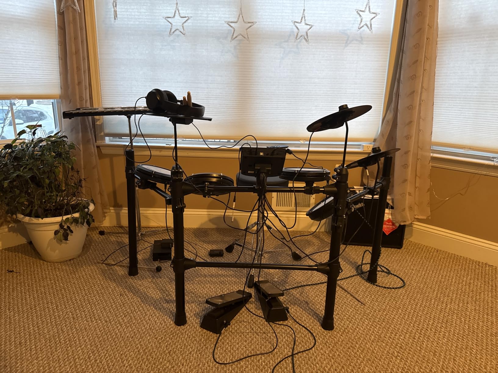 AODSK Electric Drum Set with Quiet Mesh Pads,Electronic Drum for Beginner,USB MIDI,Throne,Headphones,Sticks, Included 15 Kits and 195 Sounds (AED-403-Teenagers Beginners) customer photo 2
