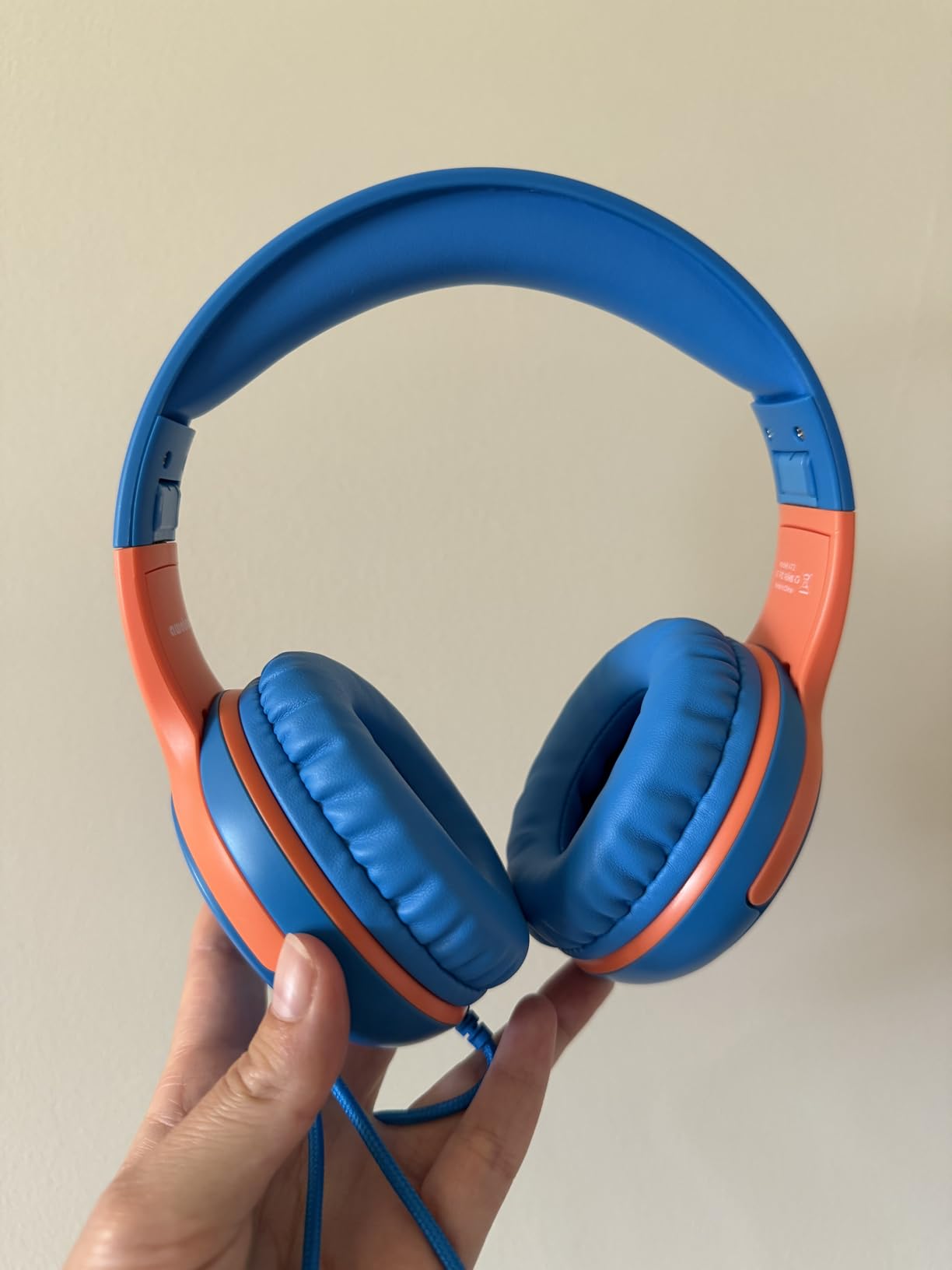 awatrue AT2 Kids Headphones for School with Mic, 85/94dB Safe Volume Limit customer photo 1