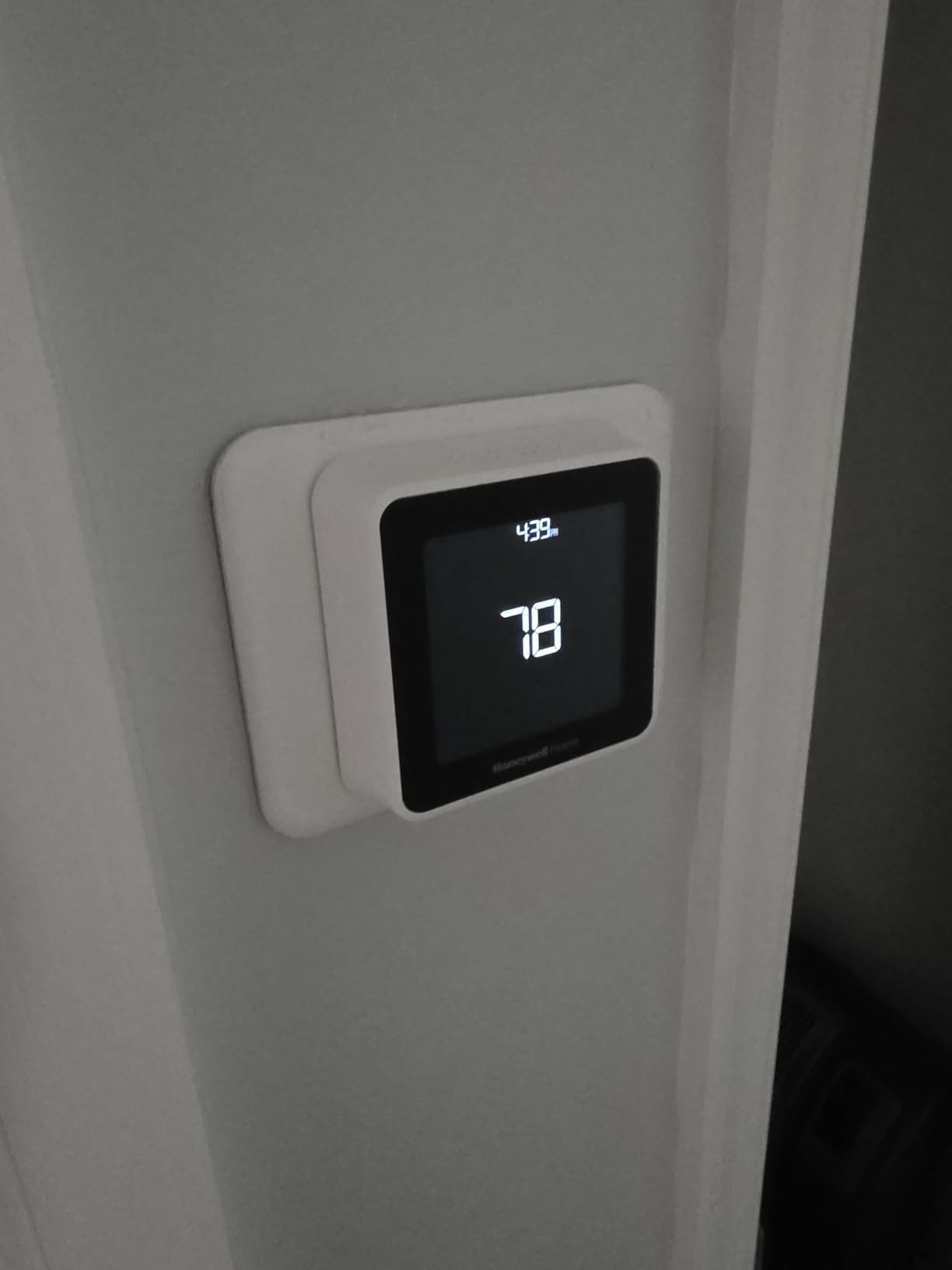 Honeywell Home T5 Smart Wi-Fi Thermostat customer photo 1