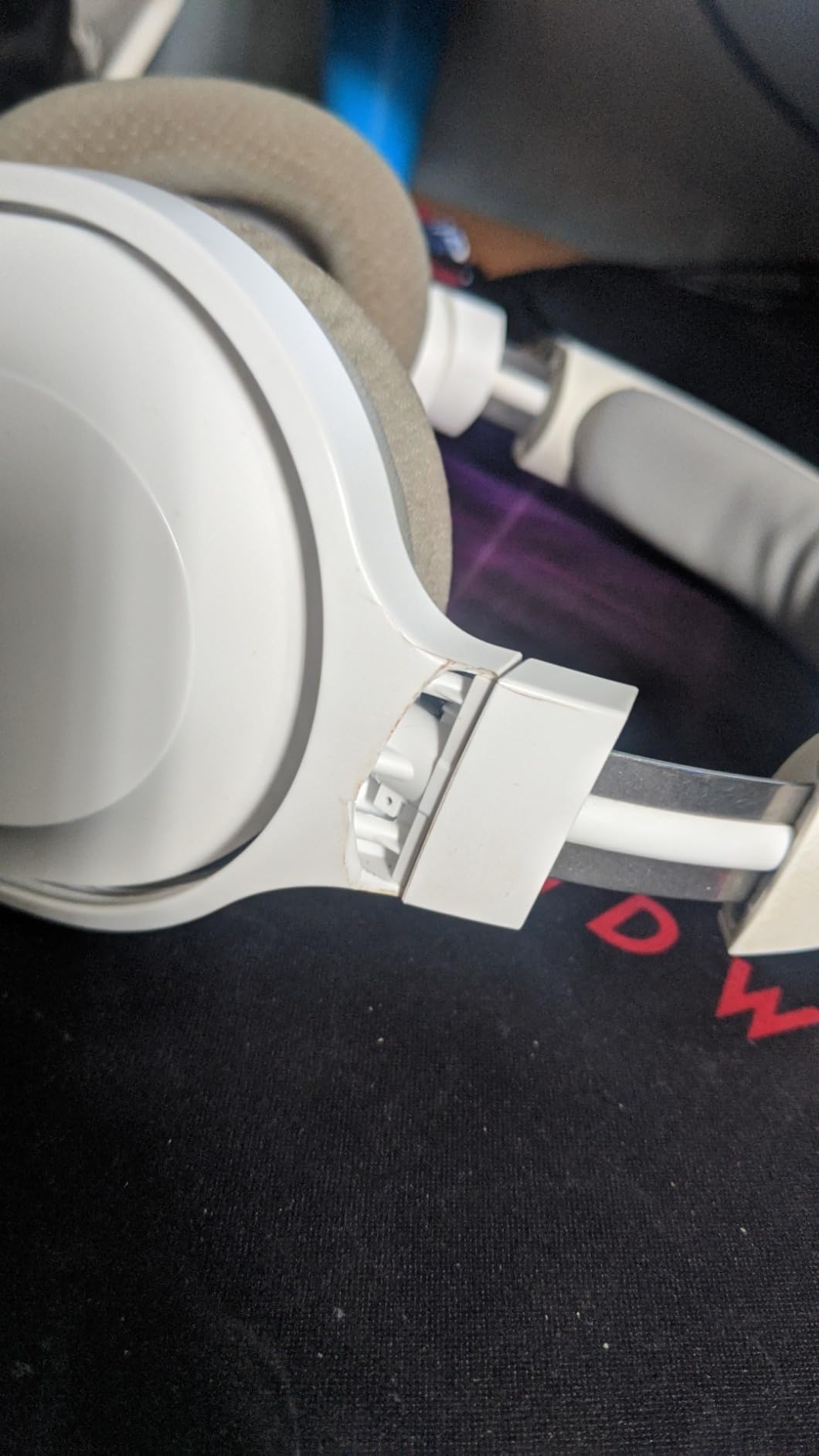 Razer Barracuda X Wireless Gaming & Mobile Headset, 2.4Ghz + BT, White customer photo 2