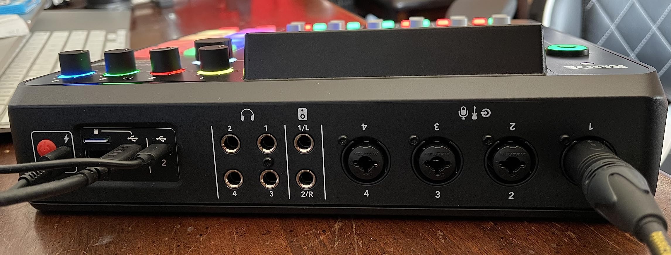 RØDE RØDECaster Pro II All-in-One Production Solution for Podcasting, Streaming, Music Production and Content Creation,Black customer photo 1