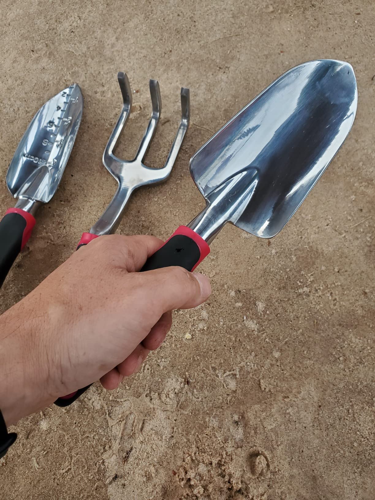 Garden Tool Set, 3 Pieces Aluminum Heavy Gardening Kit Including Hand Shovel, Transplant Shovel and Hand Rake with Soft Rubber Non-Slip Handle, Peoplewholovegardeningenjoy apleasant Experience customer photo 1