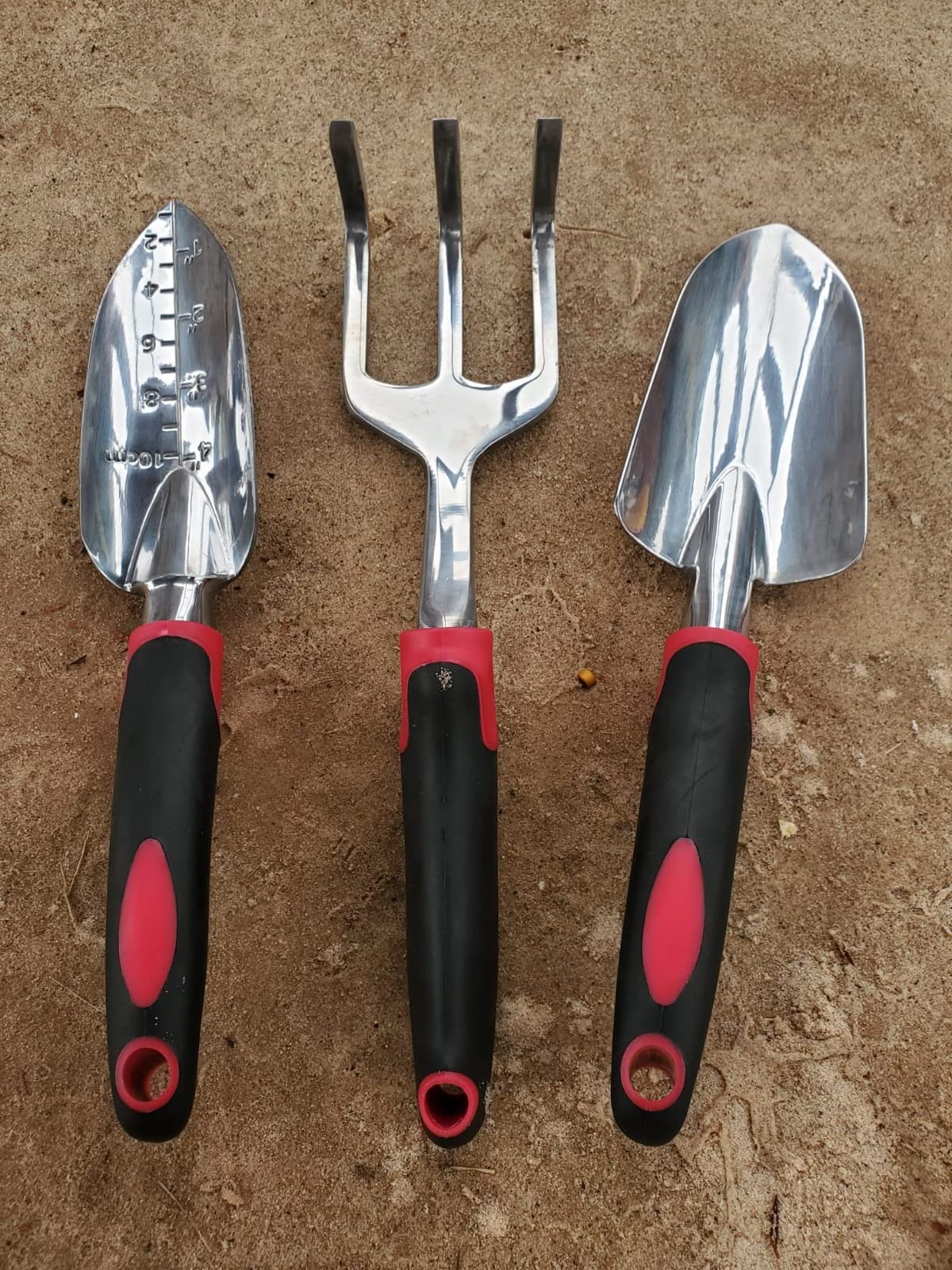 Garden Tool Set, 3 Pieces Aluminum Heavy Gardening Kit Including Hand Shovel, Transplant Shovel and Hand Rake with Soft Rubber Non-Slip Handle, Peoplewholovegardeningenjoy apleasant Experience customer photo 2