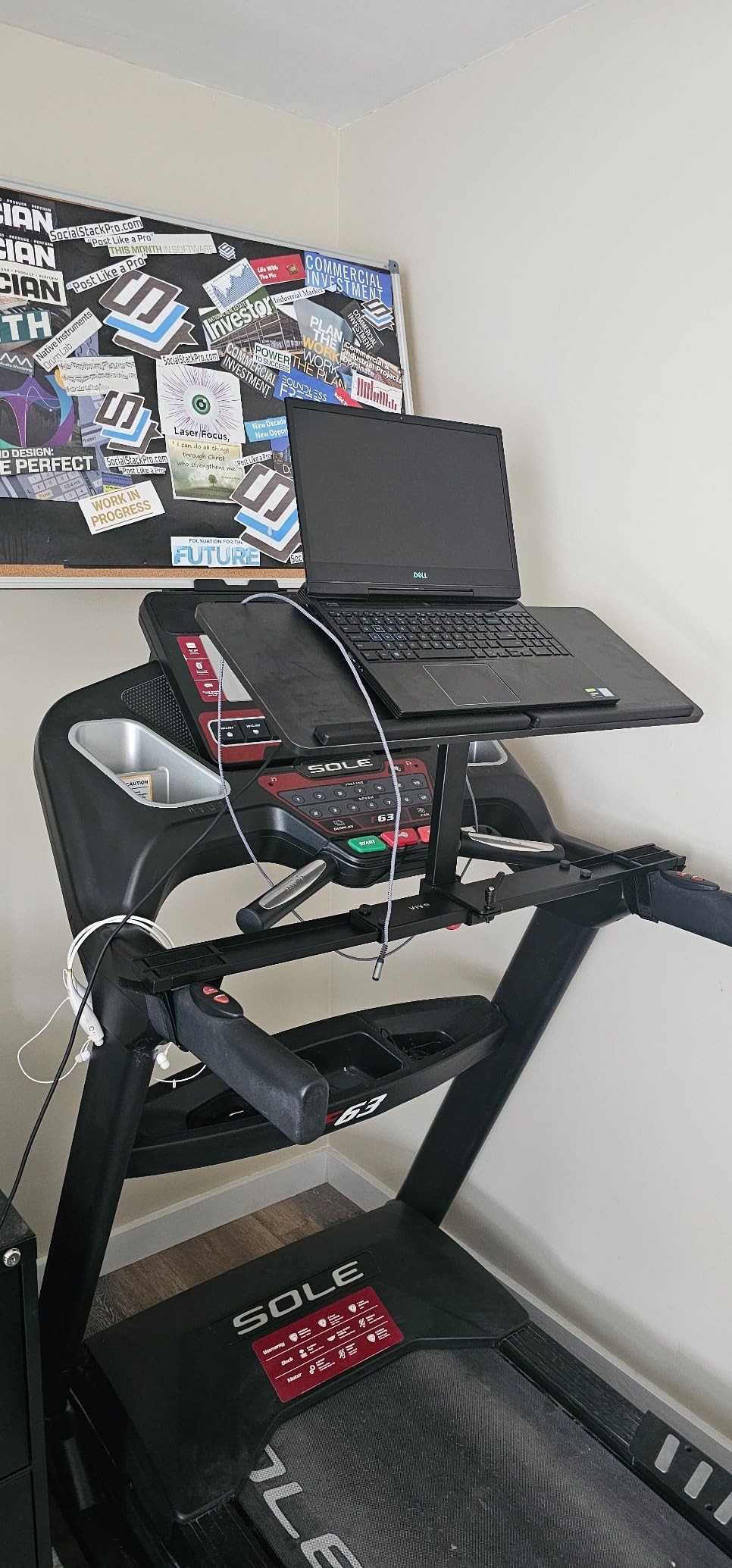 VIVO Universal Wooden Laptop Treadmill Desk, Adjustable Ergonomic Notebook Mount Stand for Treadmills, Includes Mouse Pad and Wrist Support, Stand-TDML4 customer photo 1