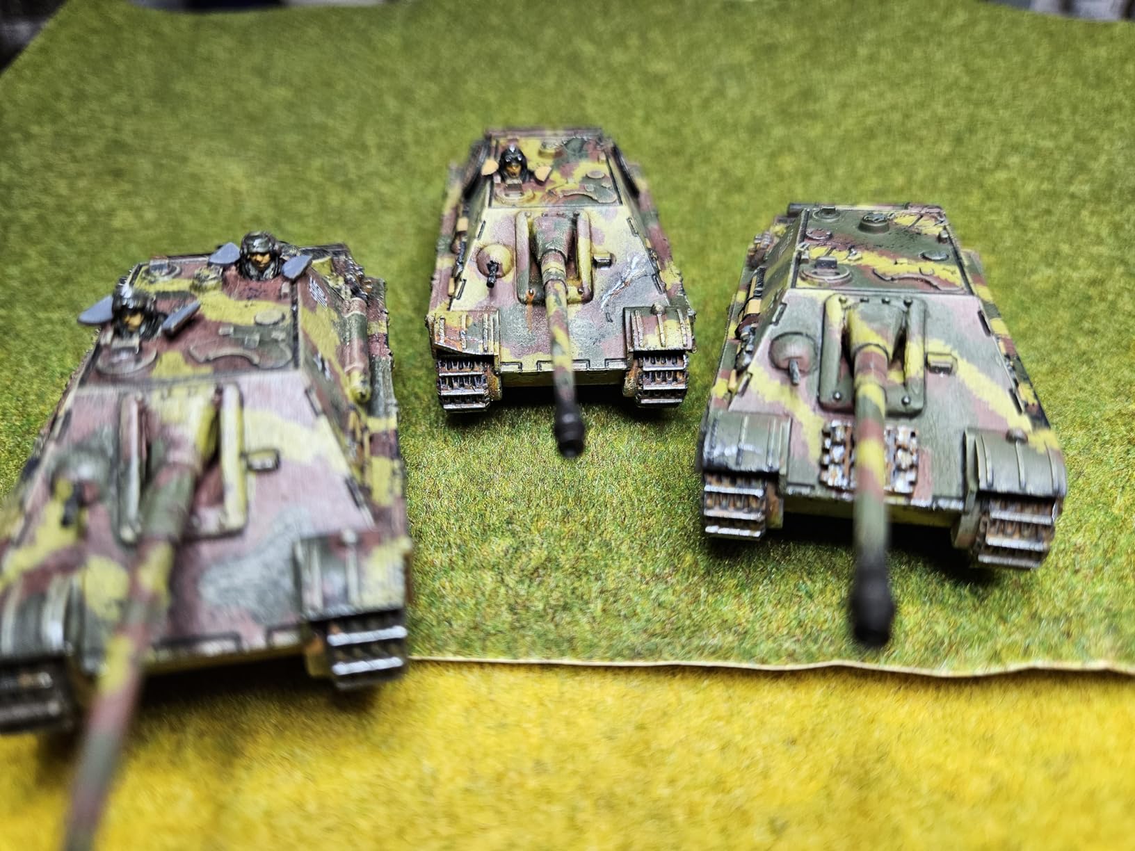 Battlefront Miniatures Flames of War WW2: German - Panther (Late) Tank Platoon customer photo 1
