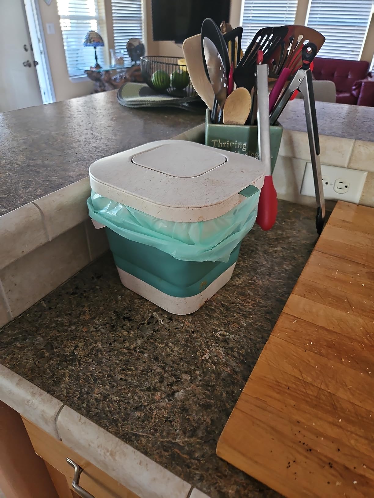AIRNEX Collapsible Compost Bin Kitchen Counter Caddy - 1 Gallon Countertop Compost Bin with Lid Made of Wheat Straw - Odorless Kitchen Compost Bin Countertop with 20 Compost Bags and 2 Carbon Filters customer photo 2
