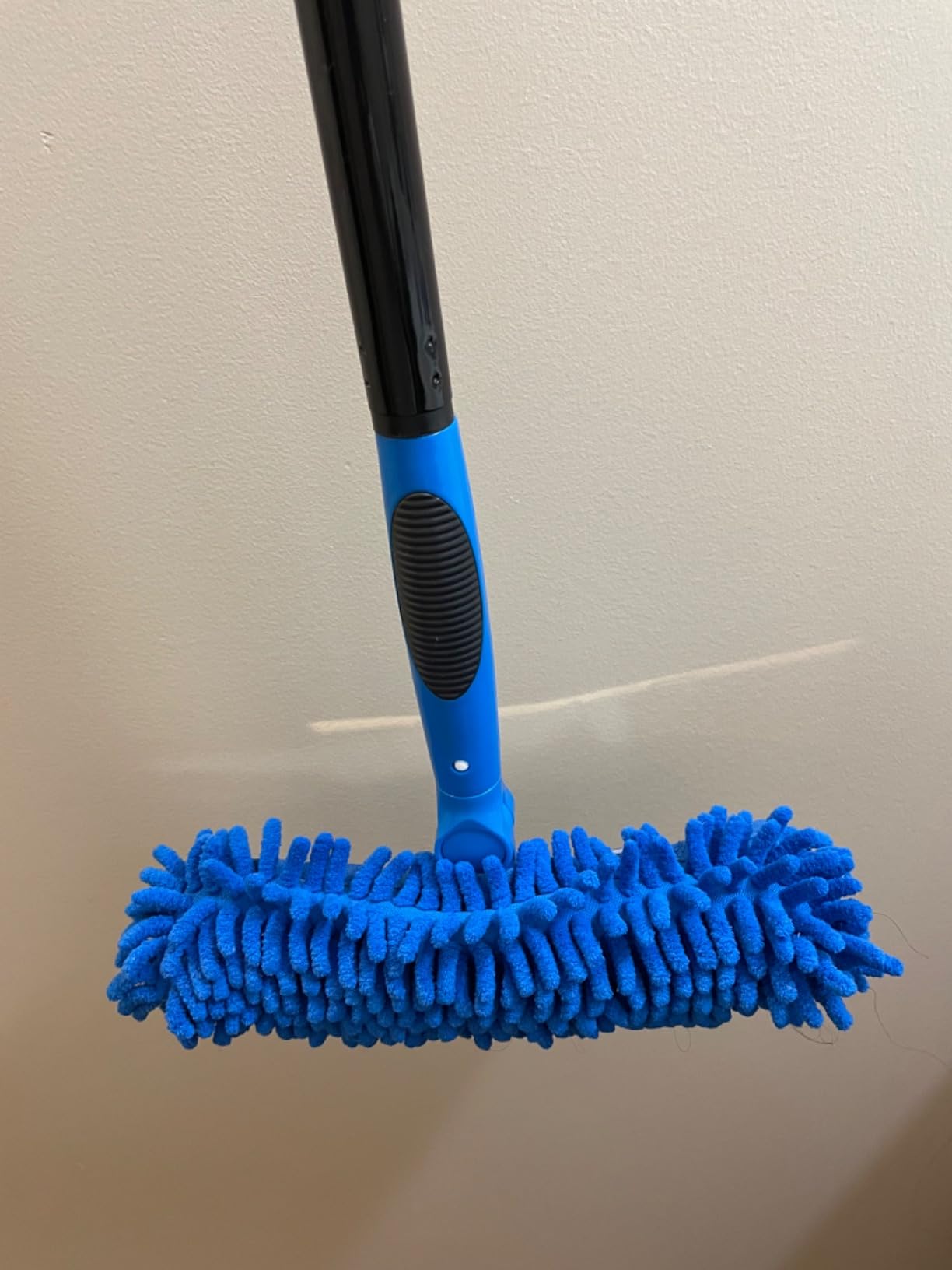 VITEVER Professional 69'' Window Squeegee Cleaner Tool with Extension Pole, 2-in-1 Squeegee for Window Cleaning Kit with Scrubber and Rotating Head, 1 Blade 2 Scrubber customer photo 1