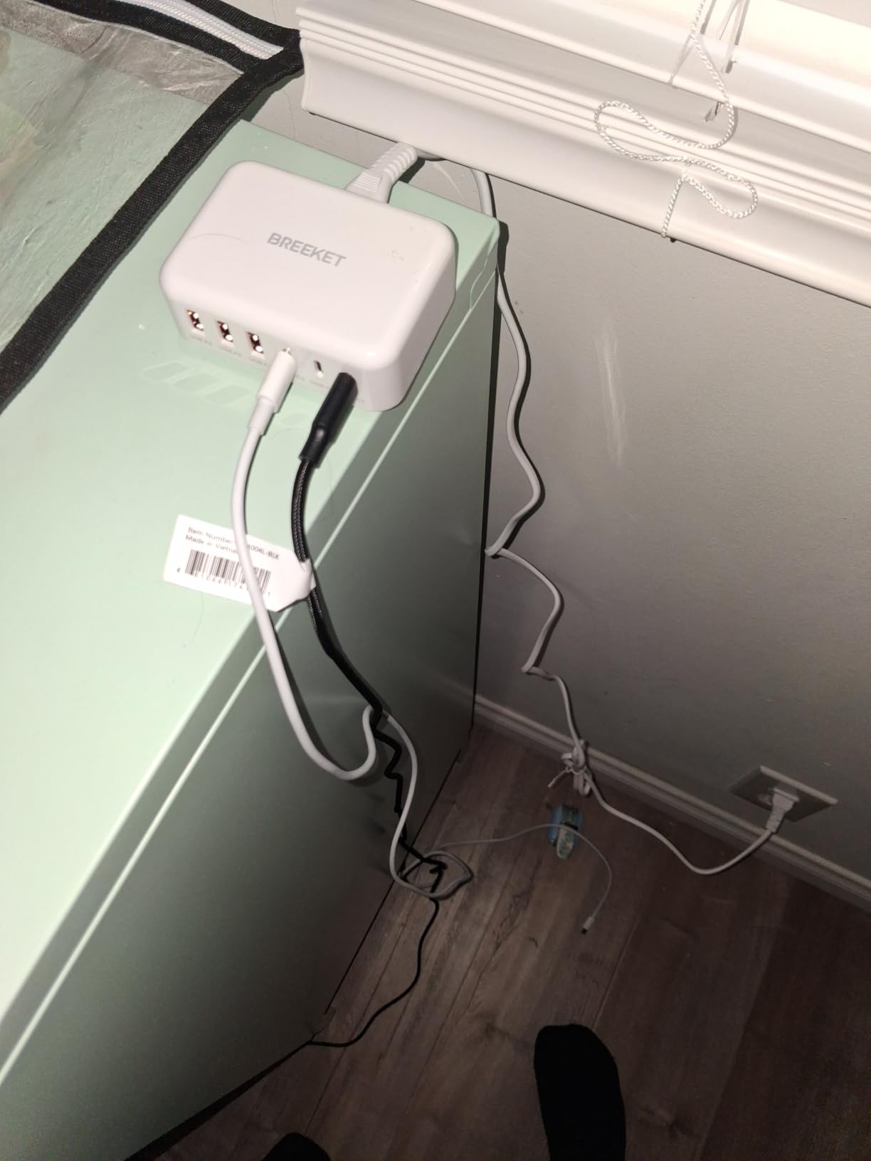 USB Fast Charger Block 50% Smaller 100W Max 6-Port GaN USB Charging Station customer photo 2