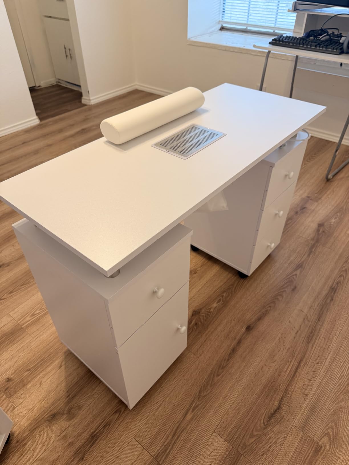 OmySalon Manicure Table Nail Desk for Nail Tech, Nail Table Beauty Salon Station w/Electric Dust Collector Acetone Resistant w/Lockable Wheel,Arm Rest customer photo 1