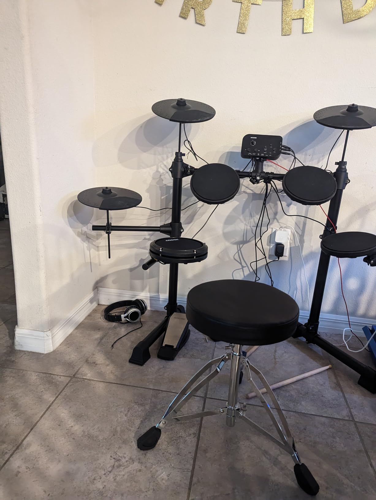 AODSK Electric Drum Set For Beginner 150 Sounds,4 Quiet Drum Pads 2 Pedals customer photo 1