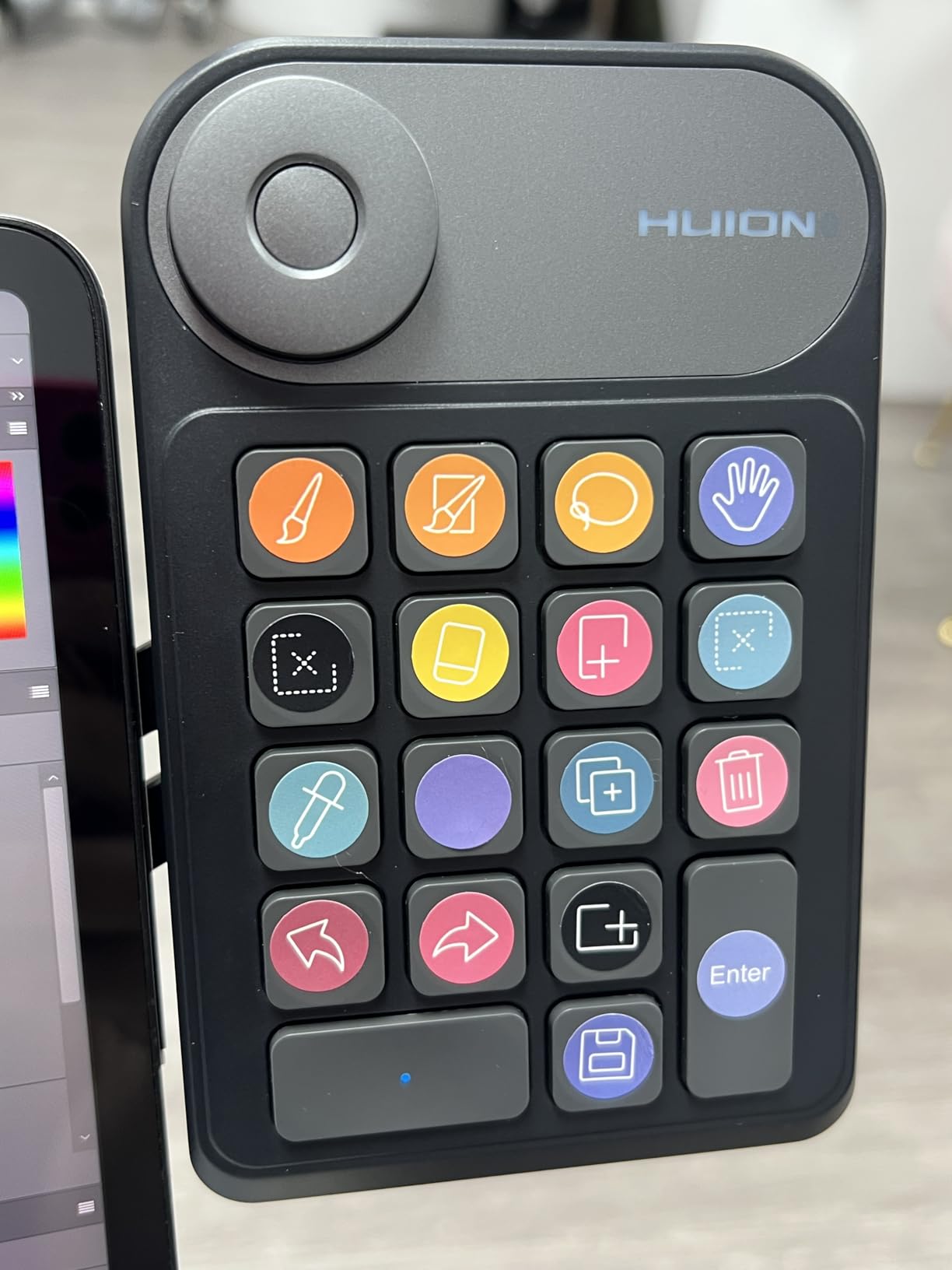 HUION Keydial Mini Bluetooth Programmable Keypad with Dial 18 Shortcut Keys customer photo 1