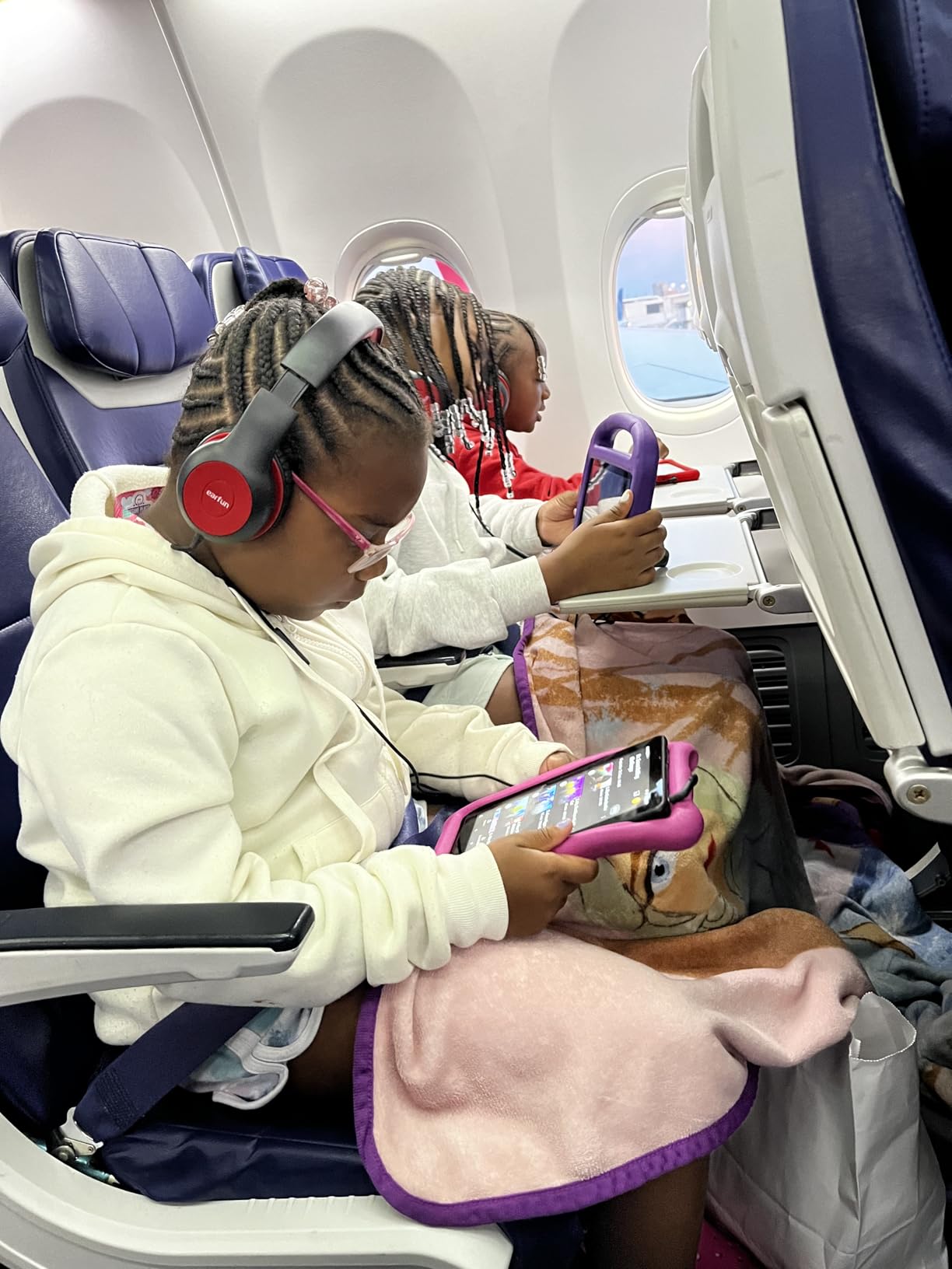 EarFun K1 Kids Headphones Wired with Mic, Volume Limit Headphones for Kids customer photo 2