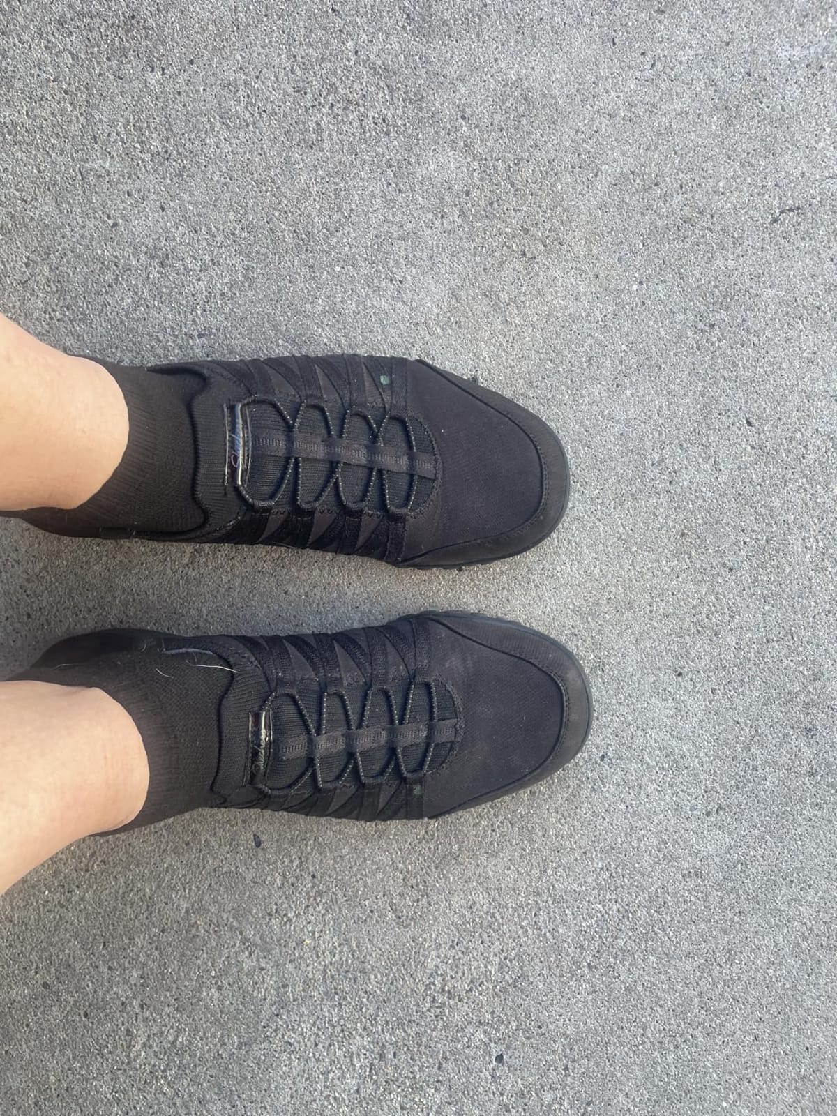 Skechers Women's Breathe-Easy Roll-With-Me customer photo 2