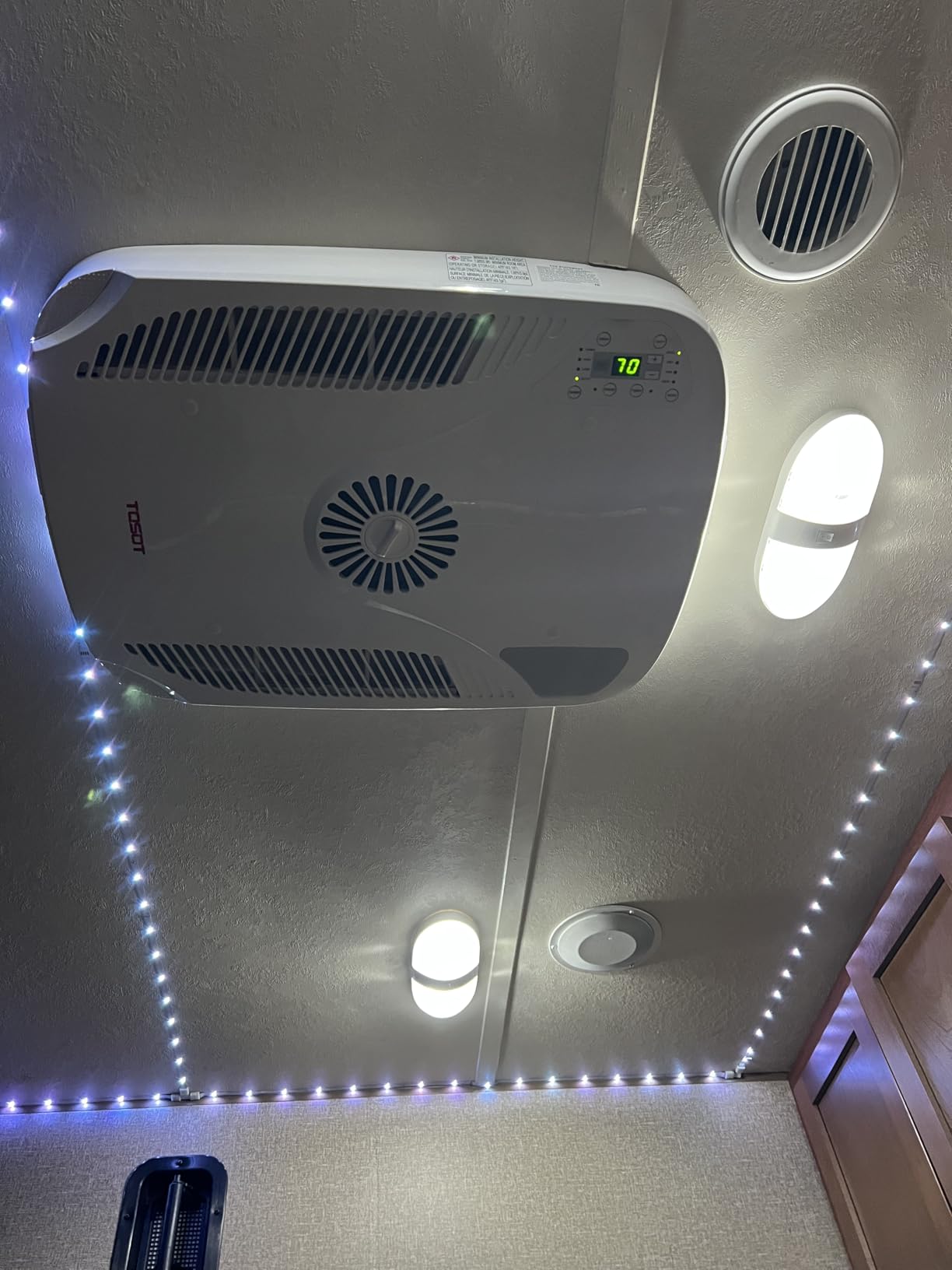 TOSOT 16000 BTU RV Air Conditioner, 43dB Ultra Quiet, White customer photo 2
