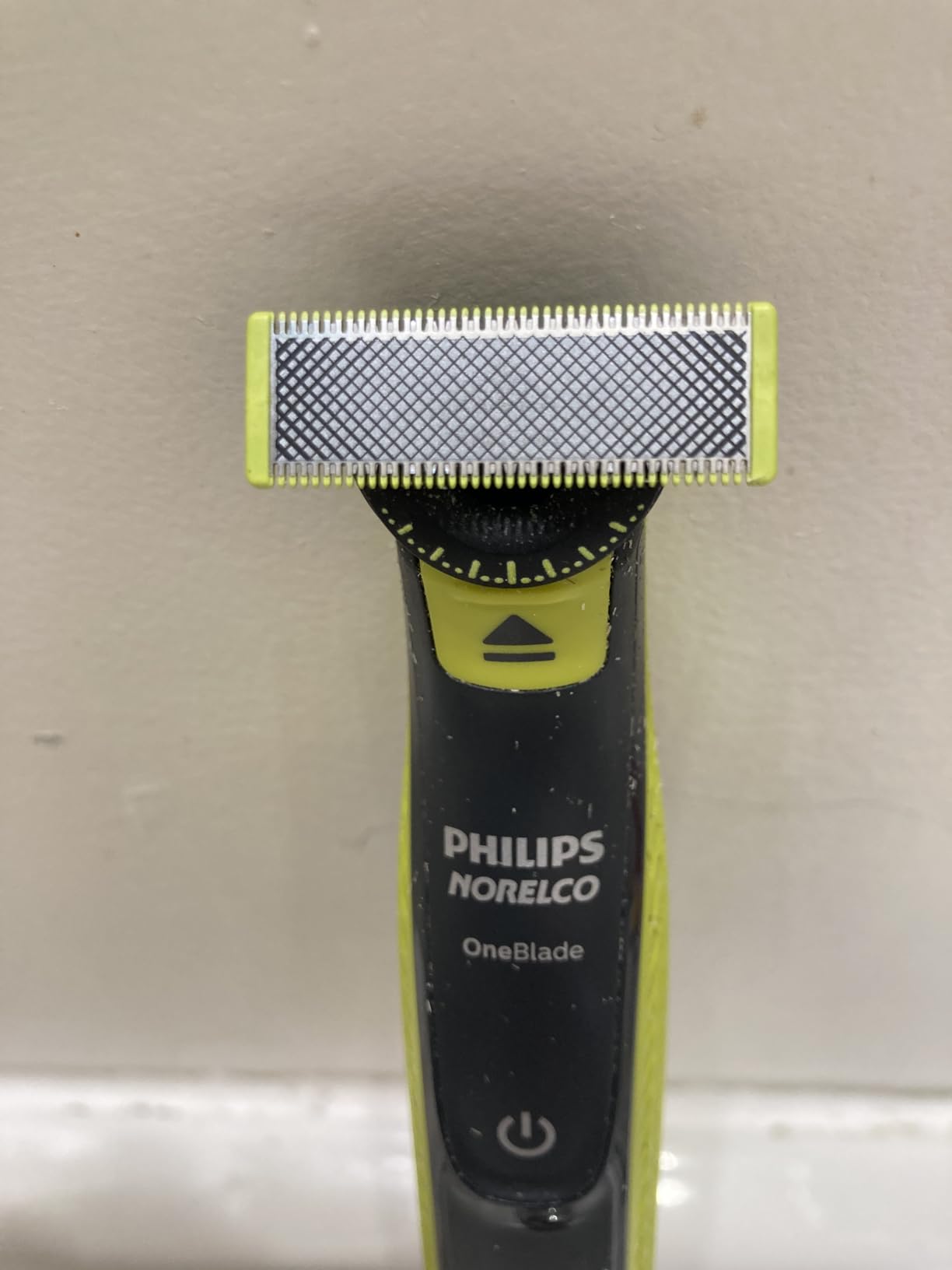 Norelco Philips OneBlade 360 Hybrid Face Trimmer and Shaver, 5 Length Comb | 360 Blade Technology, 5-length Comb, 100% Showerproof, Stainless Steel Blade Lasts up to 4 months, 45-Min Runtime, QP2724/90 customer photo 1