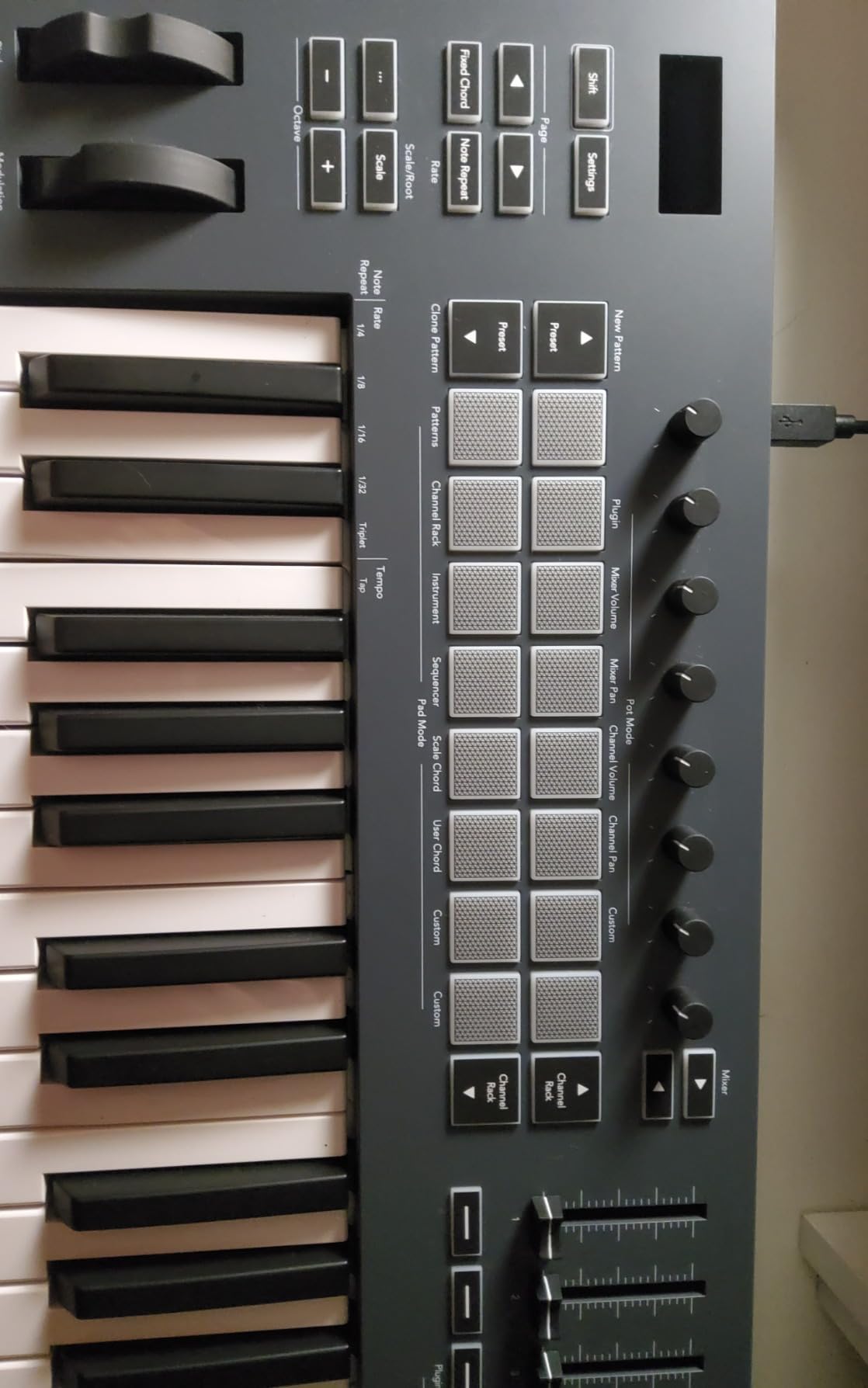 Novation FLkey 61 USB MIDI Controller Keyboard | USB-C, 61 Semi-Weighted Keys, 16 Pads, Faders, 8 Encoders, Pitch/Mod Wheels, Scale Mode, 5-Pin MIDI Out, FL Studio customer photo 1