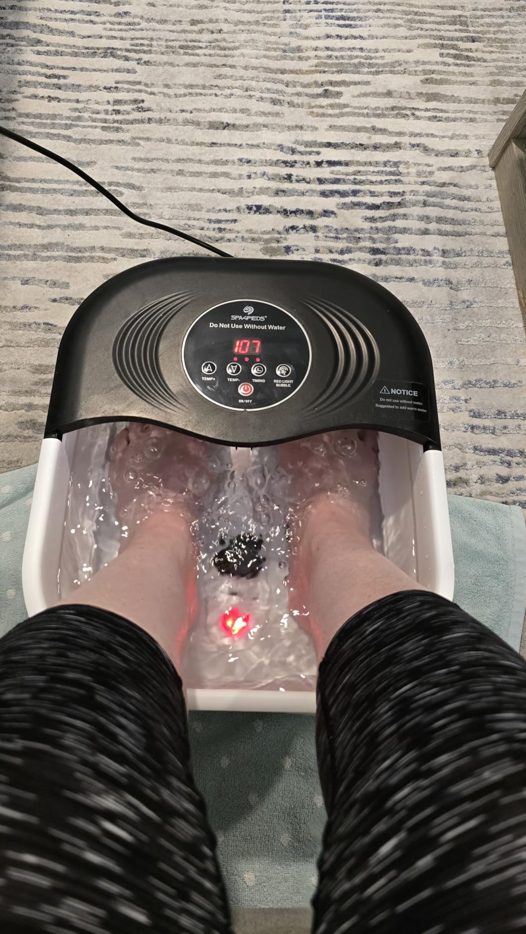 SPA4PIEDS Collapsible Heated Foot Spa Bath with Bubble, Foot Soaking Tub Featuring 8 Shiatsu Rollers, Pumice Stone and Built-in Timer for Mom, Dad and Foot Relaxation (Black) customer photo 2