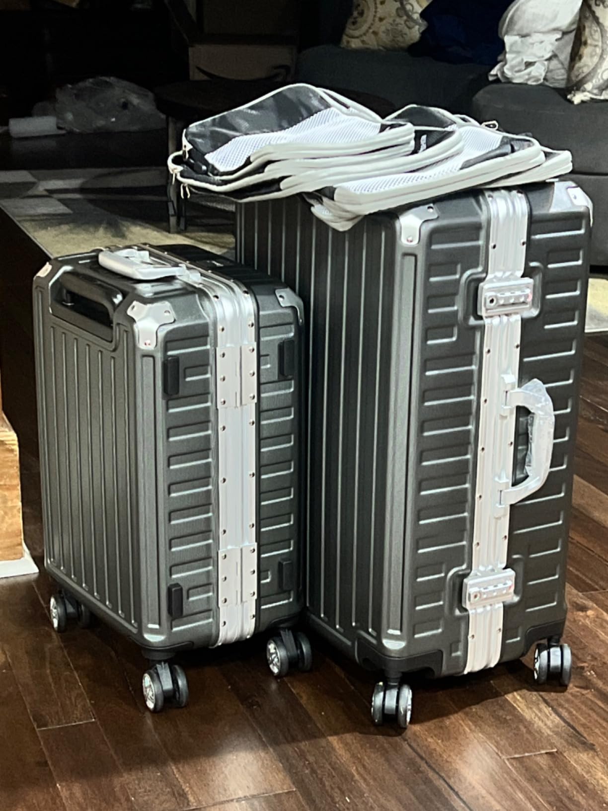 LUGGEX 2-Piece Zipperless Luggage Set, 20/28 Inch, Charcoal Metallic customer photo 2