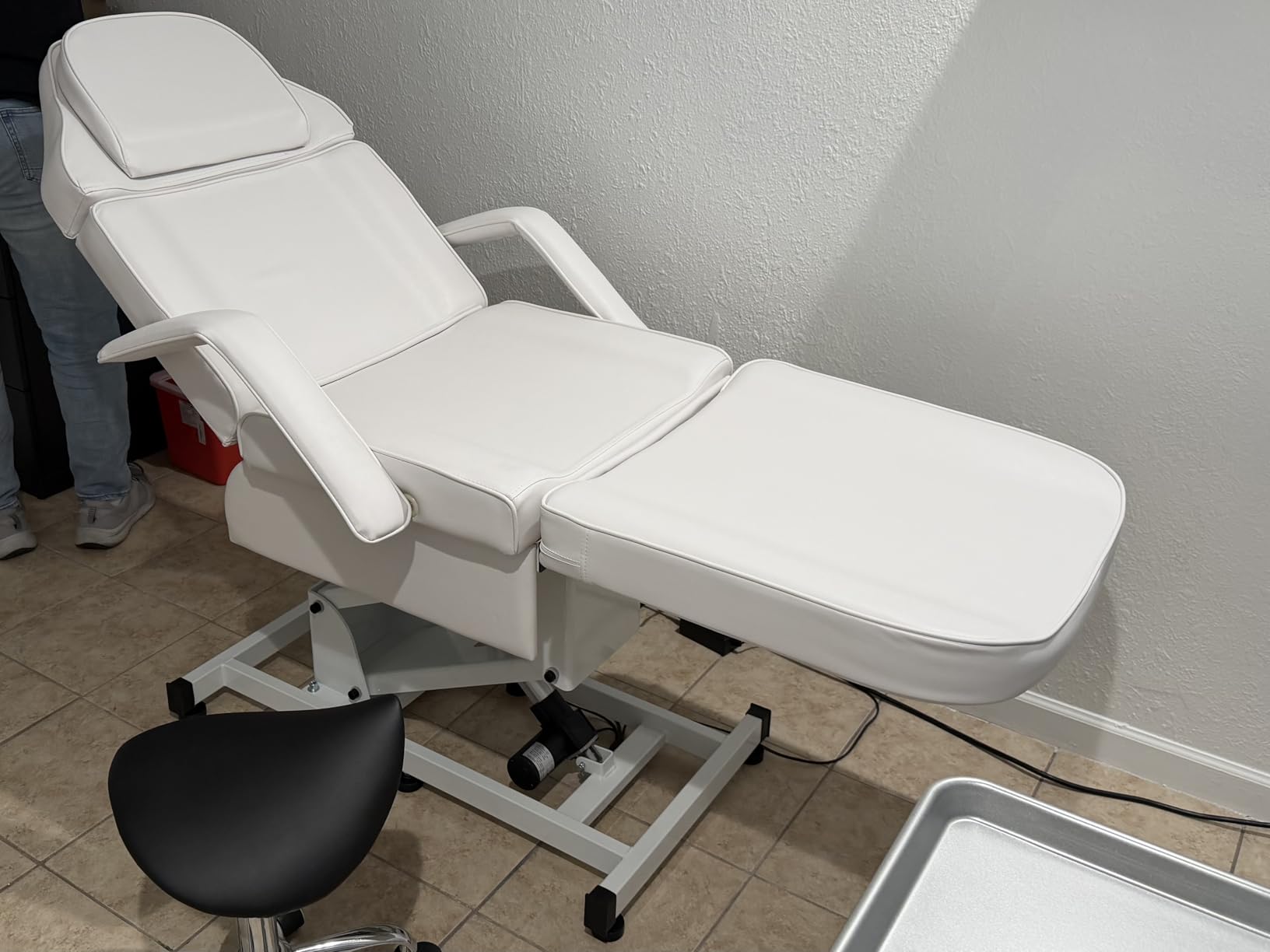 BarberPub 3-Motor Electric Tattoo Chair Salon Massage Facial Bed Black 2751 | Height 25.2-37 in, 480 lbs, PVC leather, 3 motor electric remote, esthetician salon spa massage tattoo facial adjustable bed customer photo 1