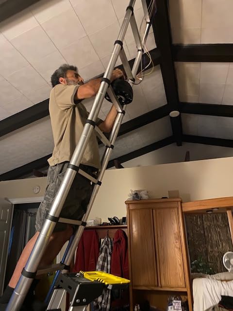 BOCOM 14.5 FT Aluminum Telescoping Ladder, Lightweight Multi-Purpose Collapsible Extension with 2 Triangle Stabilizers, Heavy Duty 330 lbs Max Capacity, Ideal for Home, RV, and Outdoor Work Silver customer photo 1
