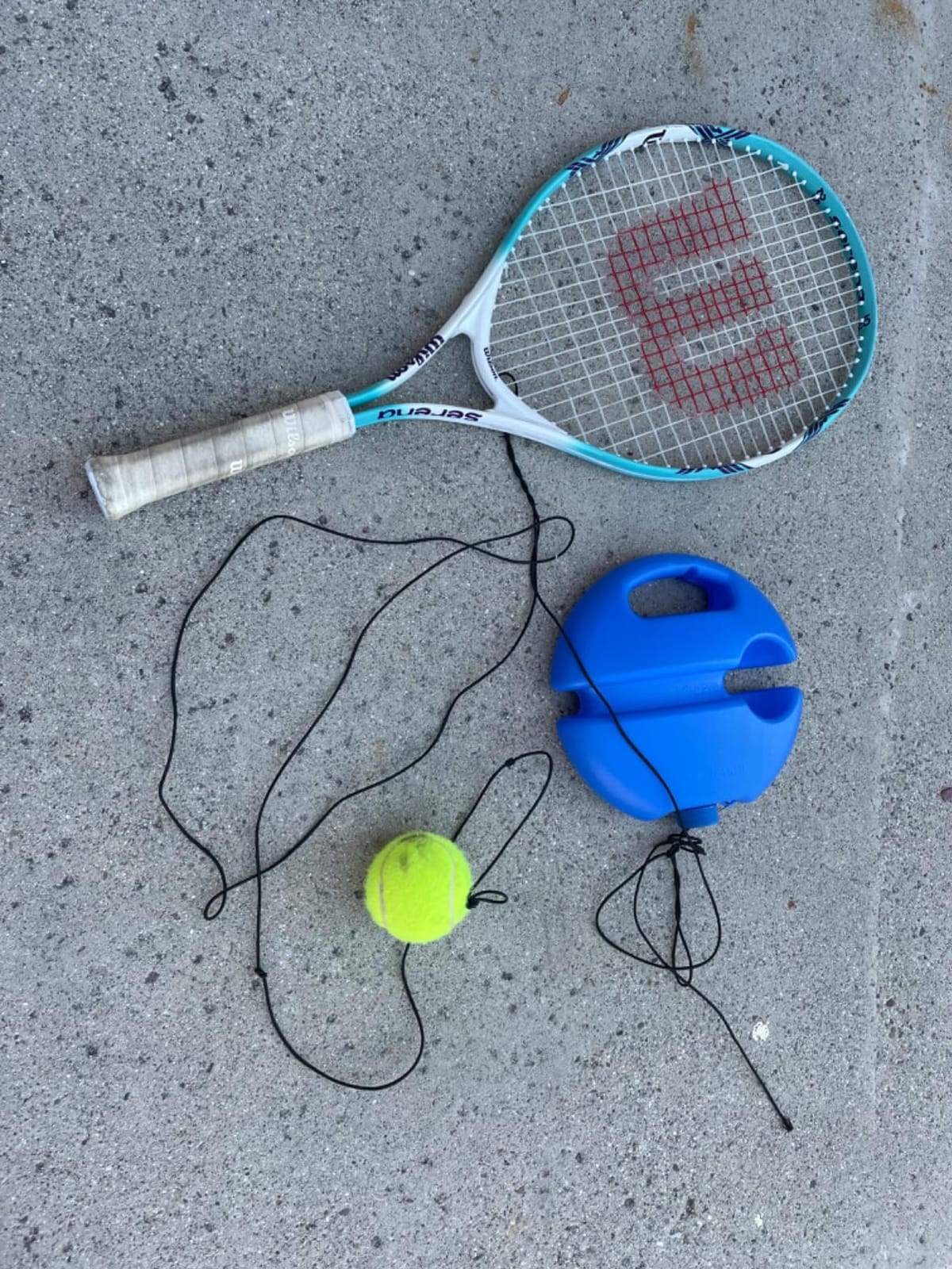 Tennis Trainer Rebound Ball with 3 String Balls, Portable Tennis Training Tool Suitable for Beginners Sport Exercise-Blue customer photo 2