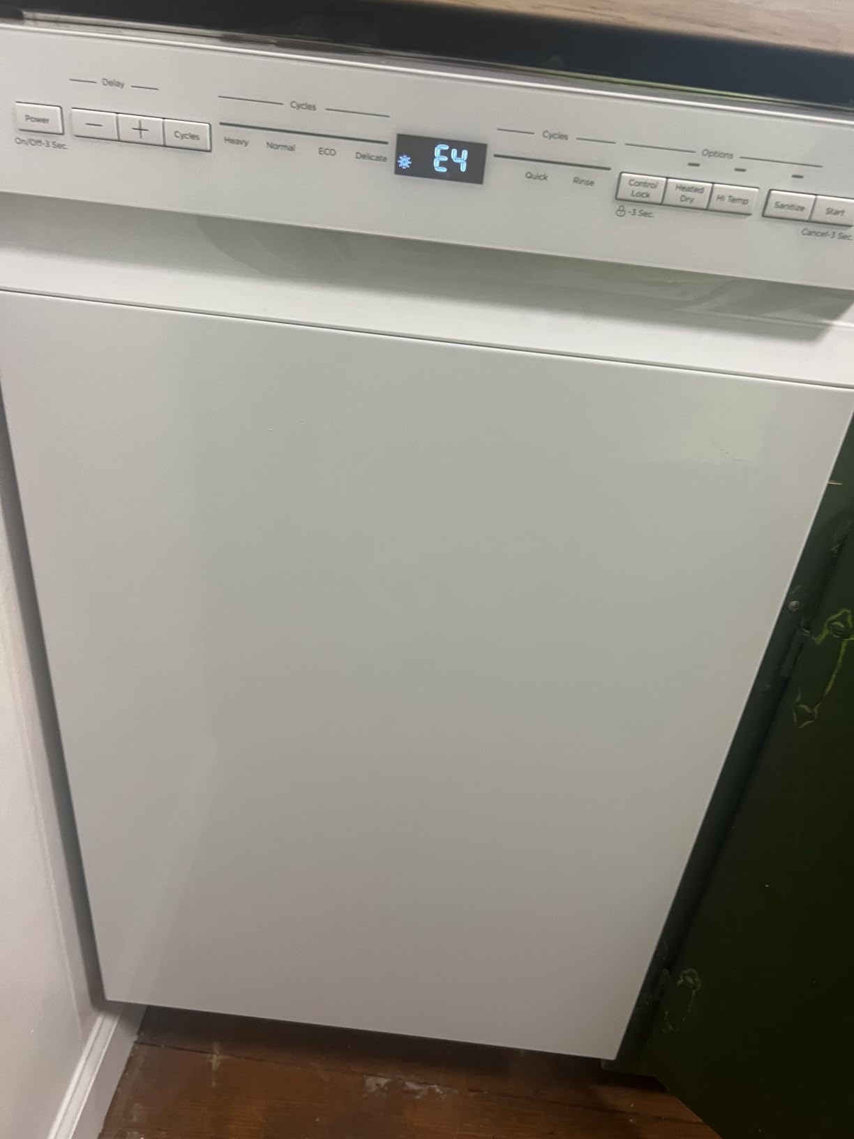 Midea 18 Inch Built-in Dishwasher, 8 Place Settings, Stainless Steel Tub customer photo 1