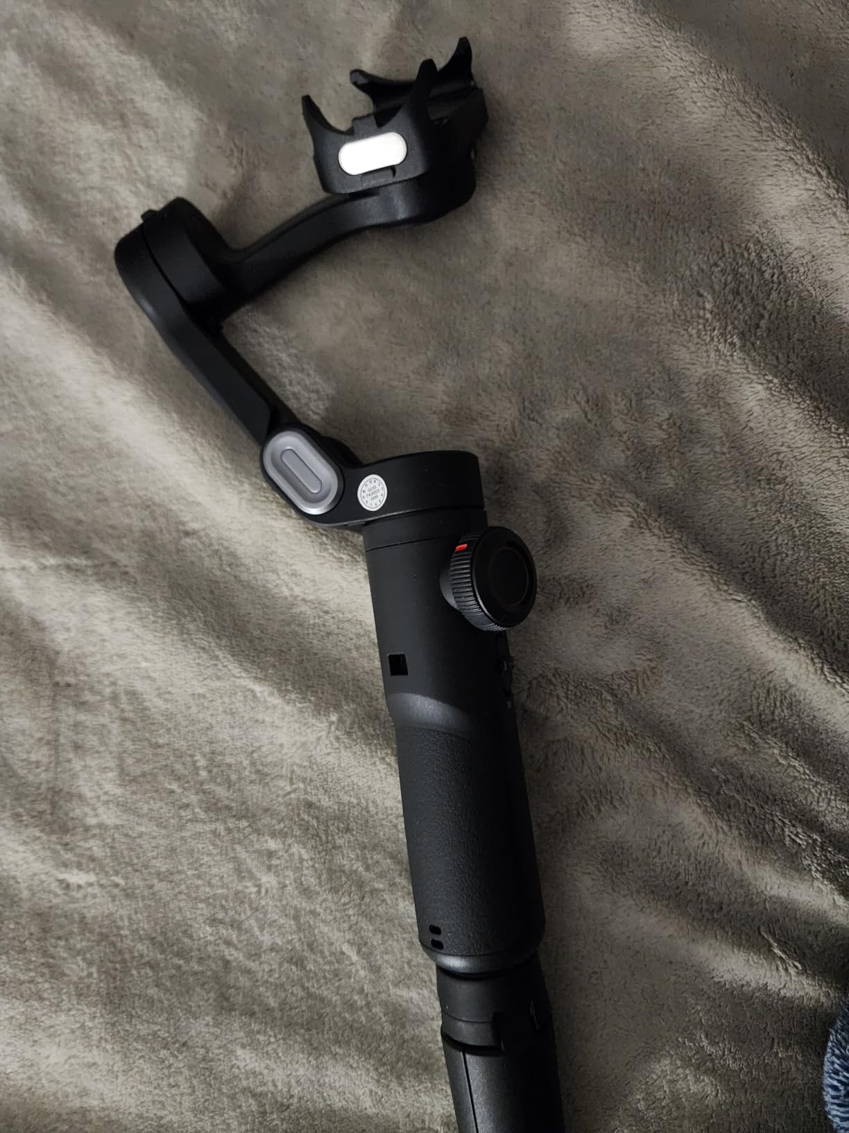 AOCHUAN Smart XE 3-Axis Gimbal Stabilizer for iPhone&Android,Foldable customer photo 2